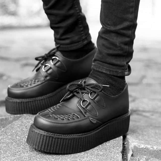 アンダーグラウンドのインスタグラム：「The Original Wulfrun Creeper- this is the double sole option (also available in single and triple sole ). From the online store and from selected stockists.⁠ ⁠ ⁠ ⁠ #UndergroundEngland #UndergroundShoes #UndergroundCreeper #WulfrunCreeper #Creepers #Underground #Wulfrun #OriginalCreeper #algender」