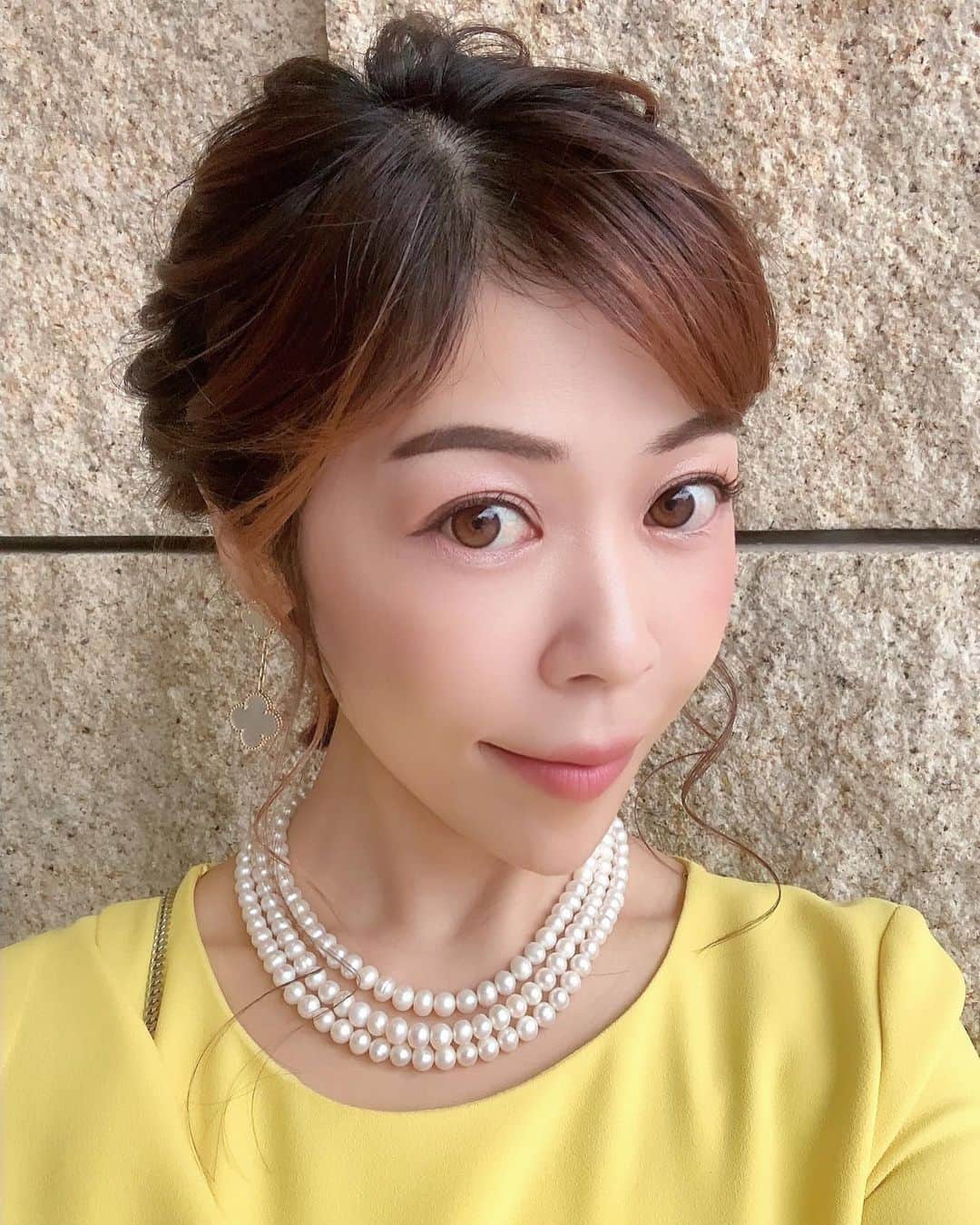 舞香さんのインスタグラム写真 - (舞香Instagram)「僭越ながら2021年2月22日開催の Miss Viviana Japan2021の 審査員を務めさせて頂くことになりました✨  こちらのコンテストはミスコン世界大会で優勝経験のある水川 美南さん @minamizukawa プロデュースの 日本初・個性を重視したミスコンです🥰  女性起業家やフリーランス、独立を目指している女性なら身長制限、年齢制限なくどなたでも参加できます。  また「女性の活躍を応援したい」という想いから、参加費も無料で、優勝者には賞金20万円の他にラジオ出演権やスポンサー企業のモデルに抜擢などの特典があるそうです⭐️  一歩踏み出す女性を応援するためのコンテストということで、趣旨にとても感動しました☺️  審査員として関わらせてもらえることを光栄に思います❤️  活躍のチャンスを手に入れたい方、ぜひエントリーしてみてください✨✨  公式ホームページ https://www.miss-viviana-japan.com （美南ちゃんのプロフィール @minamizukawa のリンクから飛べます）」9月15日 17時14分 - maika.mahou