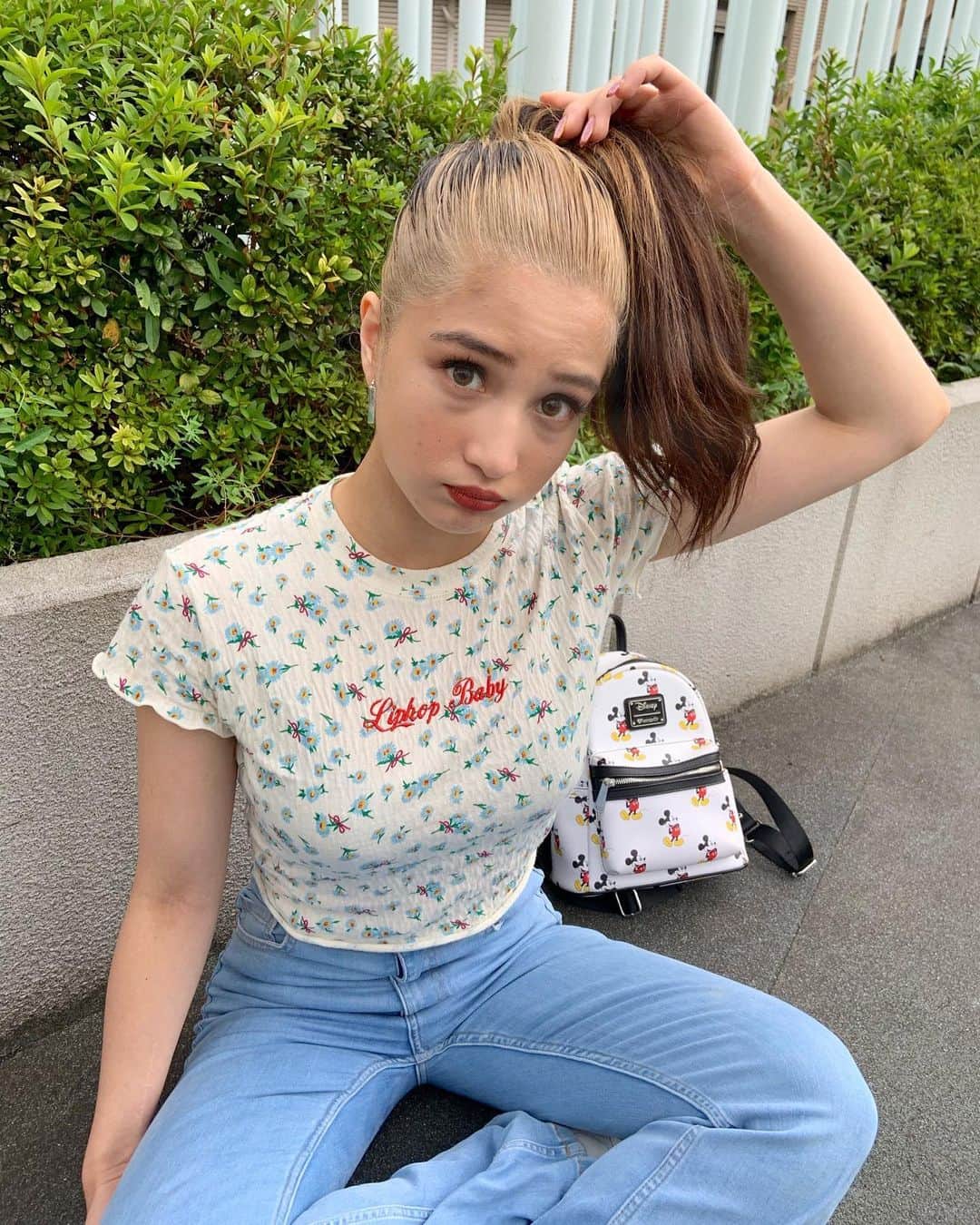 Takiさんのインスタグラム写真 - (TakiInstagram)「Don’t mind my eye bags 😂 I was born with them 😂  @liphop_official baby 👶🏻💕  Earrings @rui._official 🙏🏻💕」9月15日 17時32分 - taki_faky