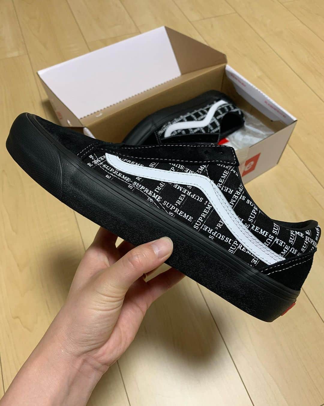 のインスタグラム：「. . SUPREME × VANS OLD SKOOL PRO . . なんか可愛いから買った . . #vans #supreme #oldschool #sneaker #sneakerheads #sneakers #sneakerhead #sneakergram #sneakerness #supremenyc #supremevans」