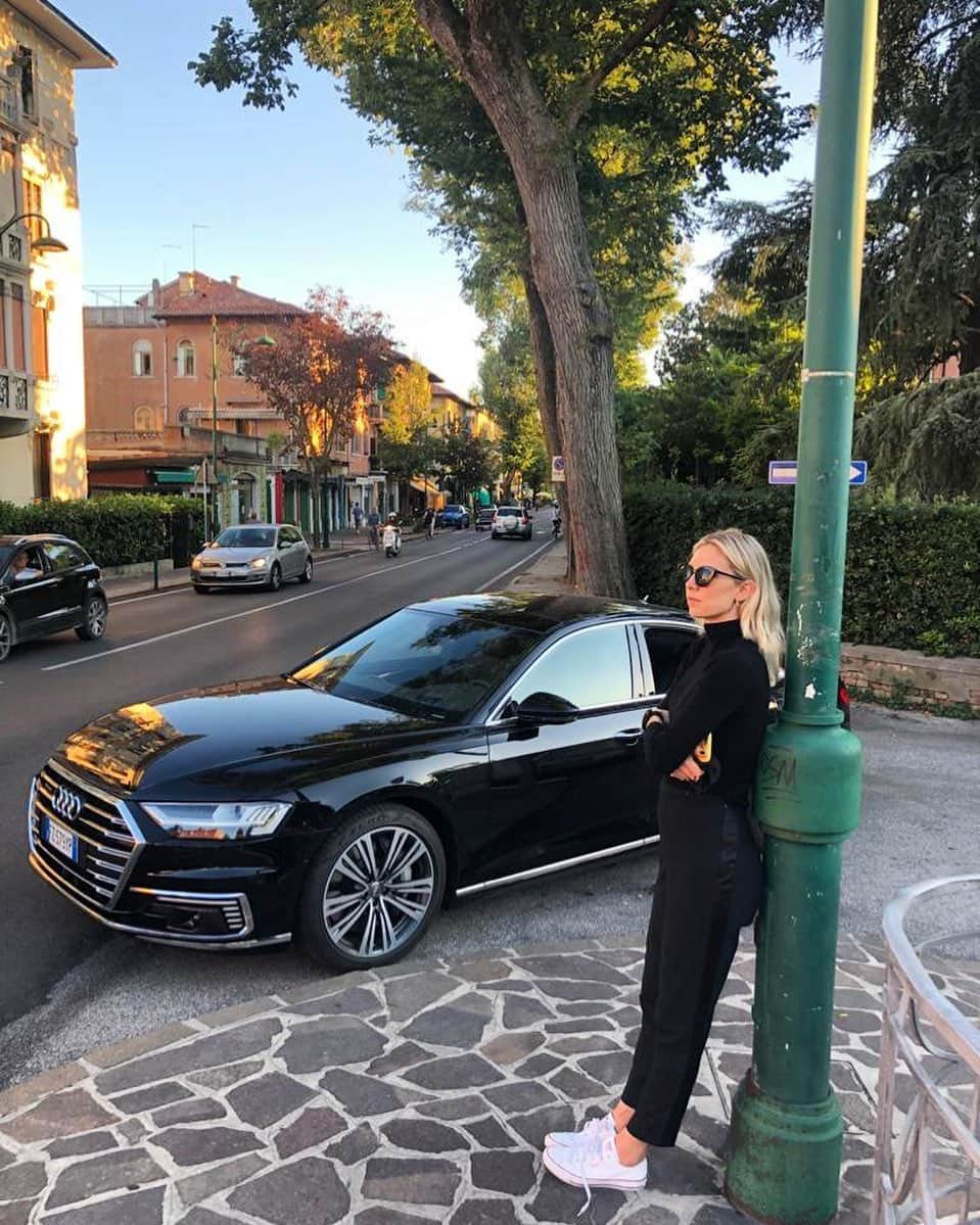 ヴァネッサ・カービーさんのインスタグラム写真 - (ヴァネッサ・カービーInstagram)「Goodbye Venice. I have loved you! @labiennale @tonyameli @audiuk #ad #labienale ♥️」9月15日 17時50分 - vanessa__kirby