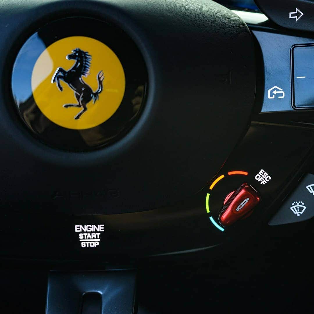 Ferrari APACさんのインスタグラム写真 - (Ferrari APACInstagram)「With the #FerrariRoma the intuitive driving is amplified thanks to haptic controls that ensures maximum driving pleasure without the need to move your hands from the wheel. #Ferrari #DreamCar」9月15日 18時08分 - ferrariapac
