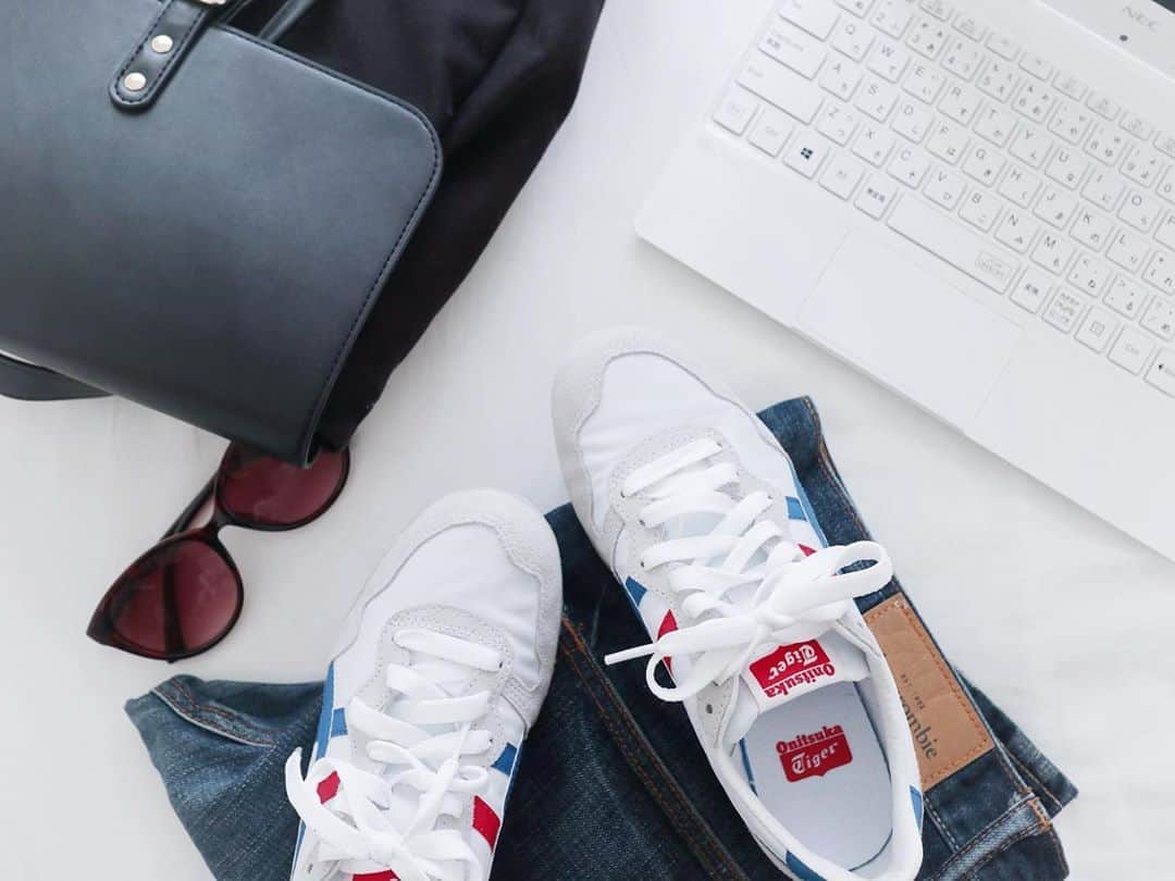 リナのインスタグラム：「@amazonfashionjp 👟  数千ものブランドの中から 服やシューズ、化粧品などの 対象商品がとってもお得に購入できちゃう"AmazonFashion"👗  今回はAmazonFashionで 気になっていた#オニツカタイガー のスニーカーを 34%OFFで購入しちゃいました⭐️  人気なアイテムやカラーは すぐに売り切れちゃうので、 みなさん、是非ぜひチェックしてね❣️ ...................................................... #Amazonで発見 #ファッション  #コーデ  #Fashion  #code  #コーディネート  #スニーカー #PR #amazonfashionjp」