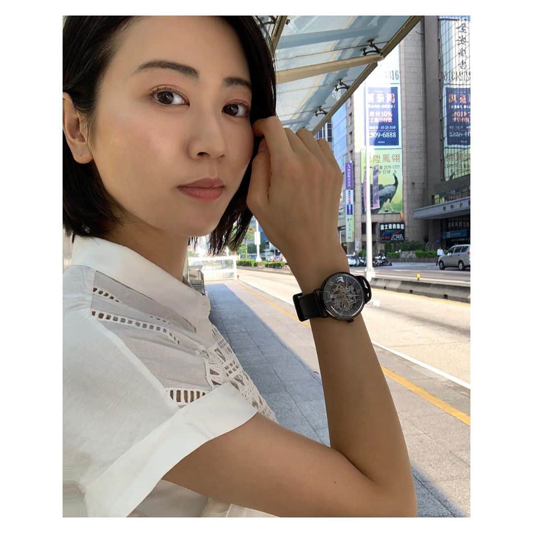 煌月爽矢のインスタグラム：「.﻿ .﻿ ﻿ ﻿ 腕時計が必須の毎日。﻿ ﻿ #lobor の腕時計を愛用してます。﻿ 　　　　﻿ ﻿ この時計は大きくてちょっと男性的な所が好き。﻿ ﻿ ﻿ HPにて…クーポンコード﻿ 【nakahhx】﻿ を使用して頂けたら本日から1年間…10%offでご購入頂けますよ♡﻿ ﻿  這是我現在最喜愛的手錶 從現在到一年後透過網路買這個品牌手錶的話有打九折喔 ﻿ #ロバー  #腕時計  #時計  #手元倶楽部 #眉毛とマスカラだけちゃんとしてあとはげき薄の化粧にハマってる」