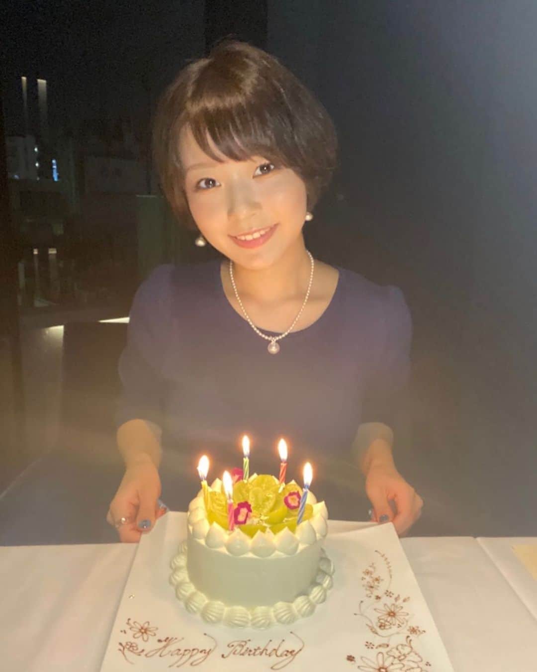 友田紗季さんのインスタグラム写真 - (友田紗季Instagram)「昨日は誕生日でした🎂  色んな人に祝ってもらえて最高の1日でした✨  20歳は、ミスコン出場という１つの大きな挑戦をしました。大変なことも多いけれど、多様な価値観や新たな自分の一面を知ることができ、また少し大人になることができた気がします😊  21歳はこの経験を生かして、更に色んなことに挑戦できるような人間に成長していきたいと思います❣️💪  みなさまこれからも友田紗季をよろしくお願いします🙇‍♀️✨ #ミスコン #ミス立教 #銀座ディナー  #誕生日ご飯  #誕生日  #happybirthday  #東京駅」9月15日 18時24分 - rikkyo20miss_1
