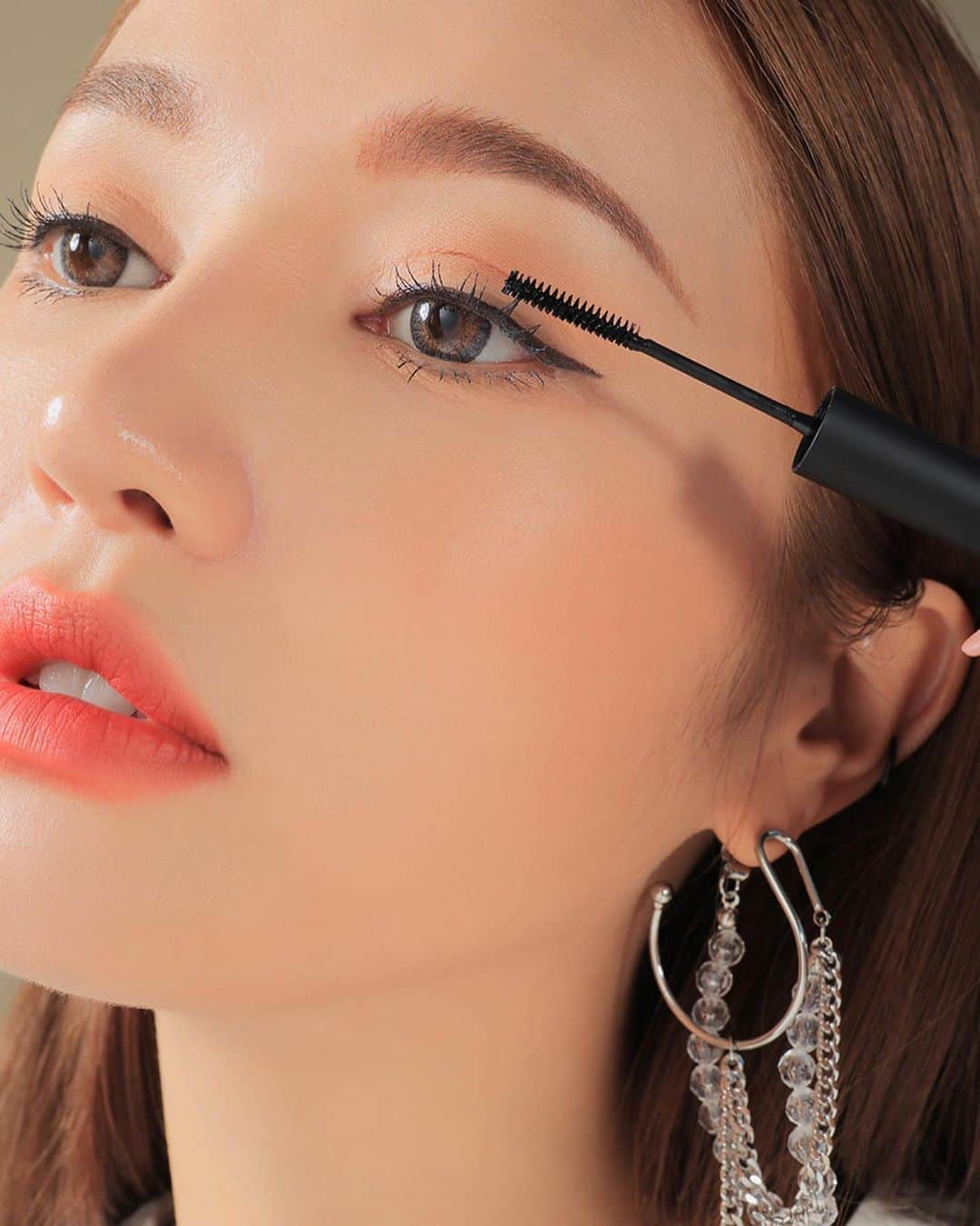 3CE Official Instagramさんのインスタグラム写真 - (3CE Official InstagramInstagram)「3CE SUPER SLIM SKINNY MASCARA 숨어있던 짧은 속눈썹까지 놓치지 않고 컬링 해 보다 풍성하고 또렷한 눈매를 연출해주는 스키니 마스카라🖤 - Super Slim Skinny Mascara comes with an exquisitely cut slim brush to curl even the tiniest of hairs for volumized and high-definition lashes🖤 #3CE #3CESUPERSLIMSKINNYMASCARA」9月15日 18時30分 - 3ce_official