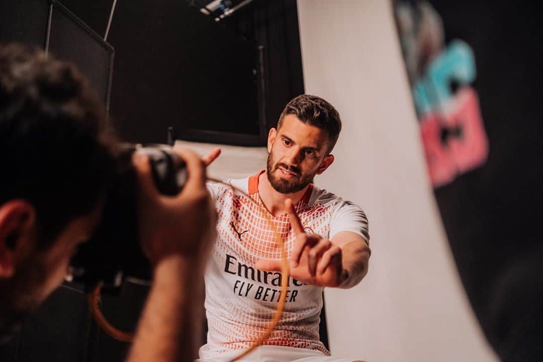 ACミランさんのインスタグラム写真 - (ACミランInstagram)「For all Milanisti, around the world ❤️ Join us with your @pumafootball Away kit 2020/21 at the Museo delle Culture – Mudec 📍 Link in bio 🔗 #ThisIsMilan #SempreMilan」9月15日 18時31分 - acmilan