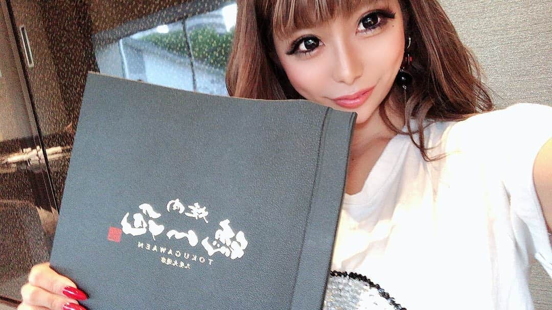 朝比奈りえさんのインスタグラム写真 - (朝比奈りえInstagram)「久屋大通に新しく出来た 徳川苑に連れてって 貰いました💗  たくさん投稿するから 見てね💗  個室めちゃくちゃ 雰囲気いいから デートで連れてきて 欲しい💗💗💗  誘ってね？  #148cmの彼女 #浴衣 #すすきの #sexy #美尻 #フィットネス女子 #prettywomandancers #アラサー女子 #沖縄 #歌舞伎町 #キャバクラ #キャバ嬢 #空 #名古屋錦 #ダンスショー #ショータイム #ポールダンス #プリティウーマン #prettywoman #エンジェルシャンパン #148cm #Gカップキャバ嬢 #内海 #コロナに負けるな #水着ギャル  #筋トレ #宅トレ #海 #プロテイン」9月15日 18時44分 - lie8862