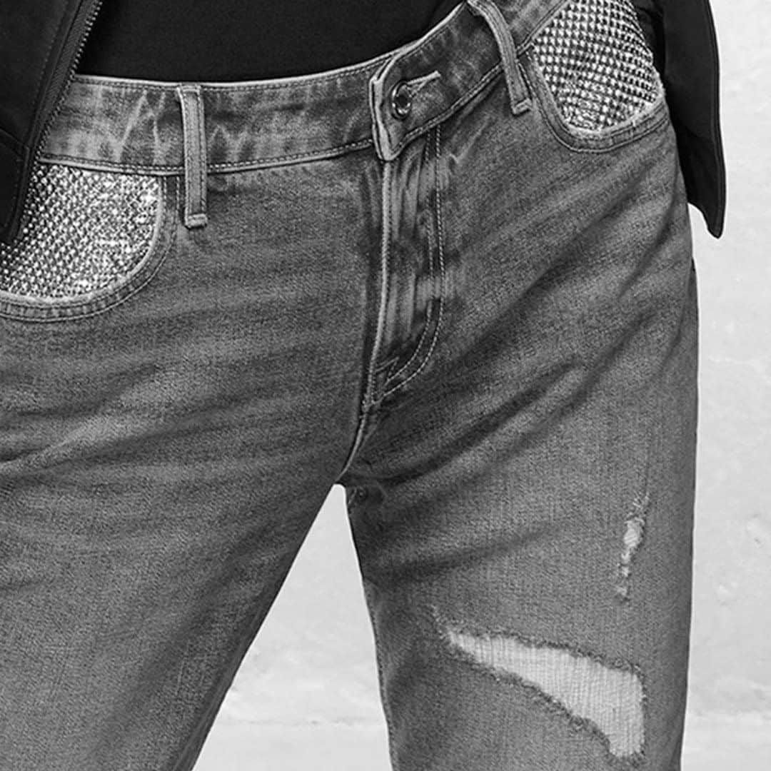 メットのインスタグラム：「New denim, classic feel.  #DenimSelection #ShineBright #WomanCollection」