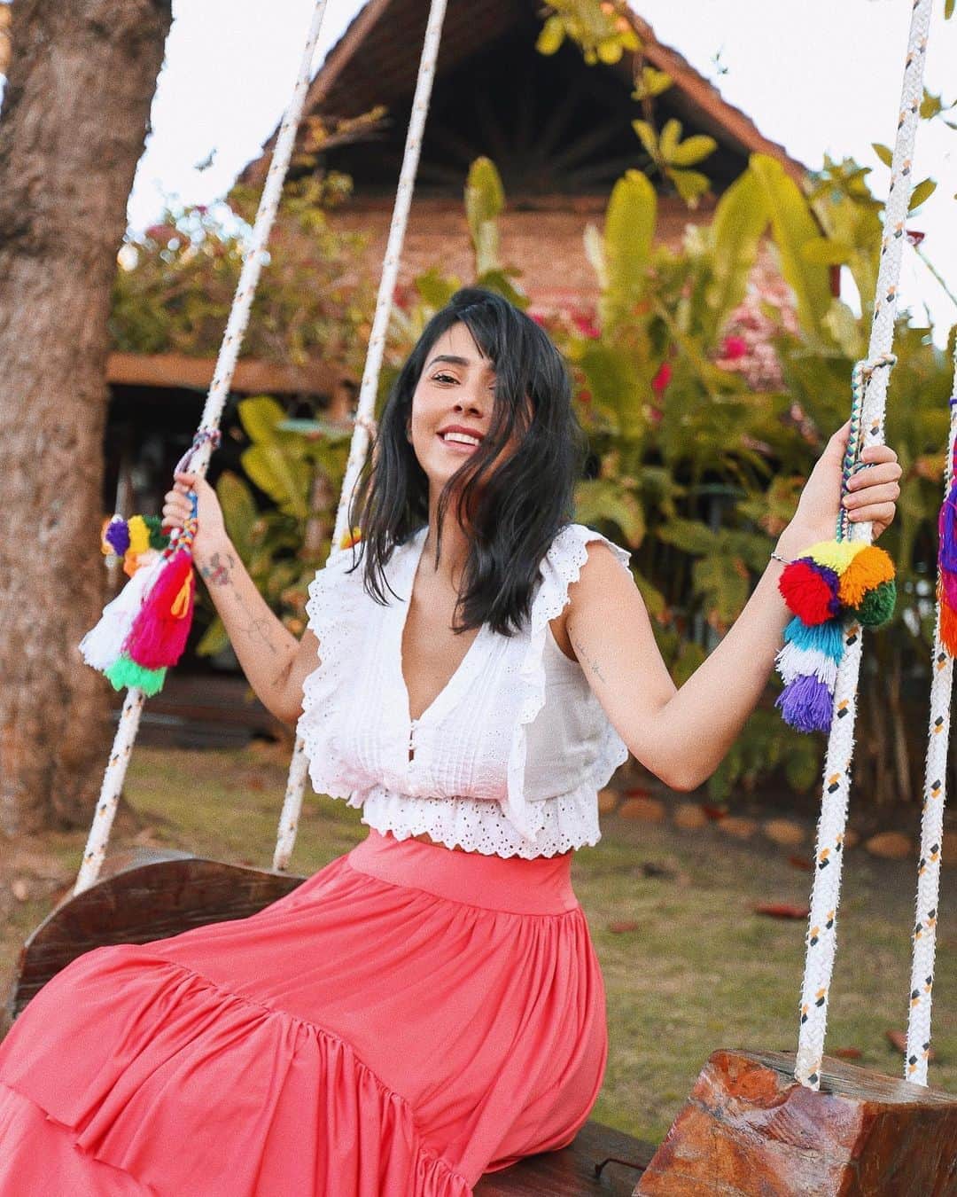 Gabriela Salesのインスタグラム：「Estão abertas as férias da Dora Aventureira kkkkk」