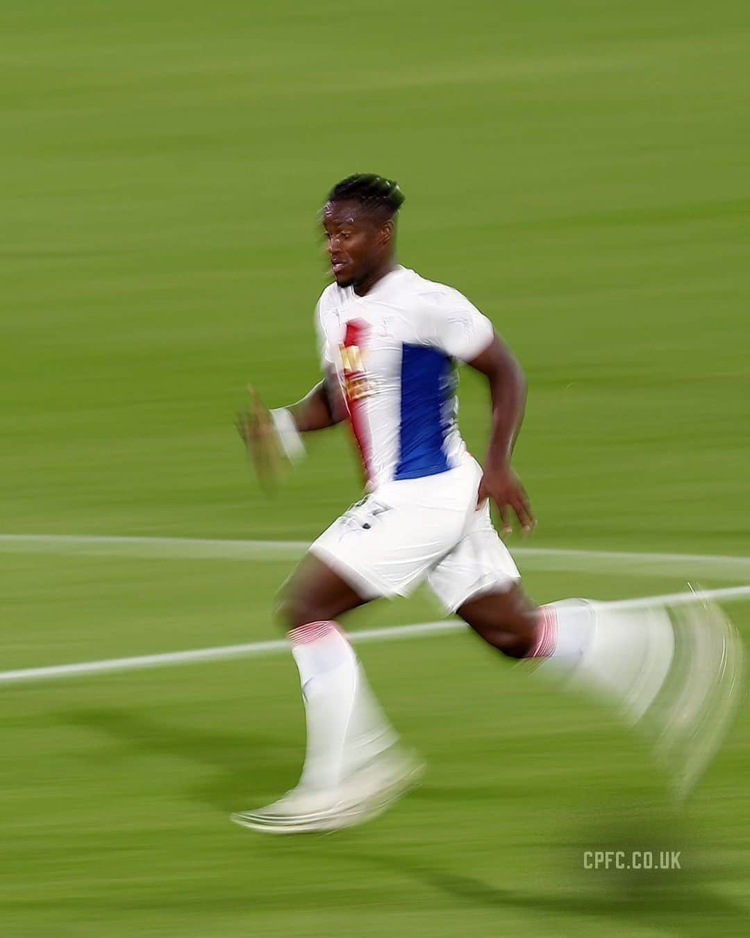 クリスタル・パレスFCさんのインスタグラム写真 - (クリスタル・パレスFCInstagram)「🏃‍♂️💨  #CPFC #PremierLeague #PL #CarabaoCup」9月16日 5時10分 - cpfc