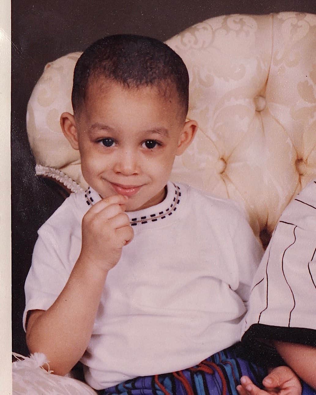 のインスタグラム：「What do you guys think about my childhood photo. Was I a good kid or a bad kid???」