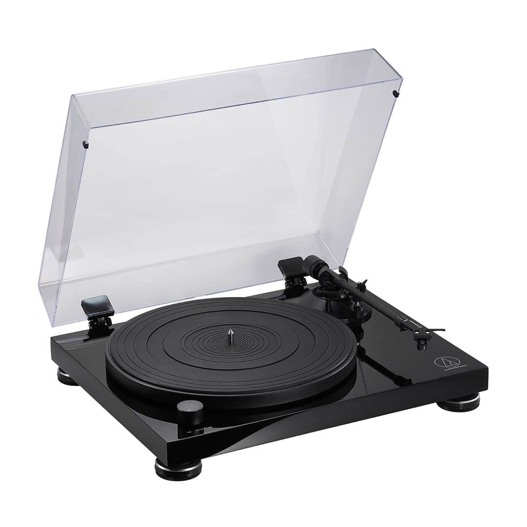 Audio-Technica USAさんのインスタグラム写真 - (Audio-Technica USAInstagram)「The AT-LPW50PB turntable has a stunning, high-gloss piano black finish that complements any dorm, apartment, or home. Learn more in the link in our bio!⁠ .⁠ .⁠ .⁠ #AudioTechnica #ATLPW50PB #LPW50PB #Turntable #Vinyl #DormEssentials #BackToSchool」9月16日 5時35分 - audiotechnicausa
