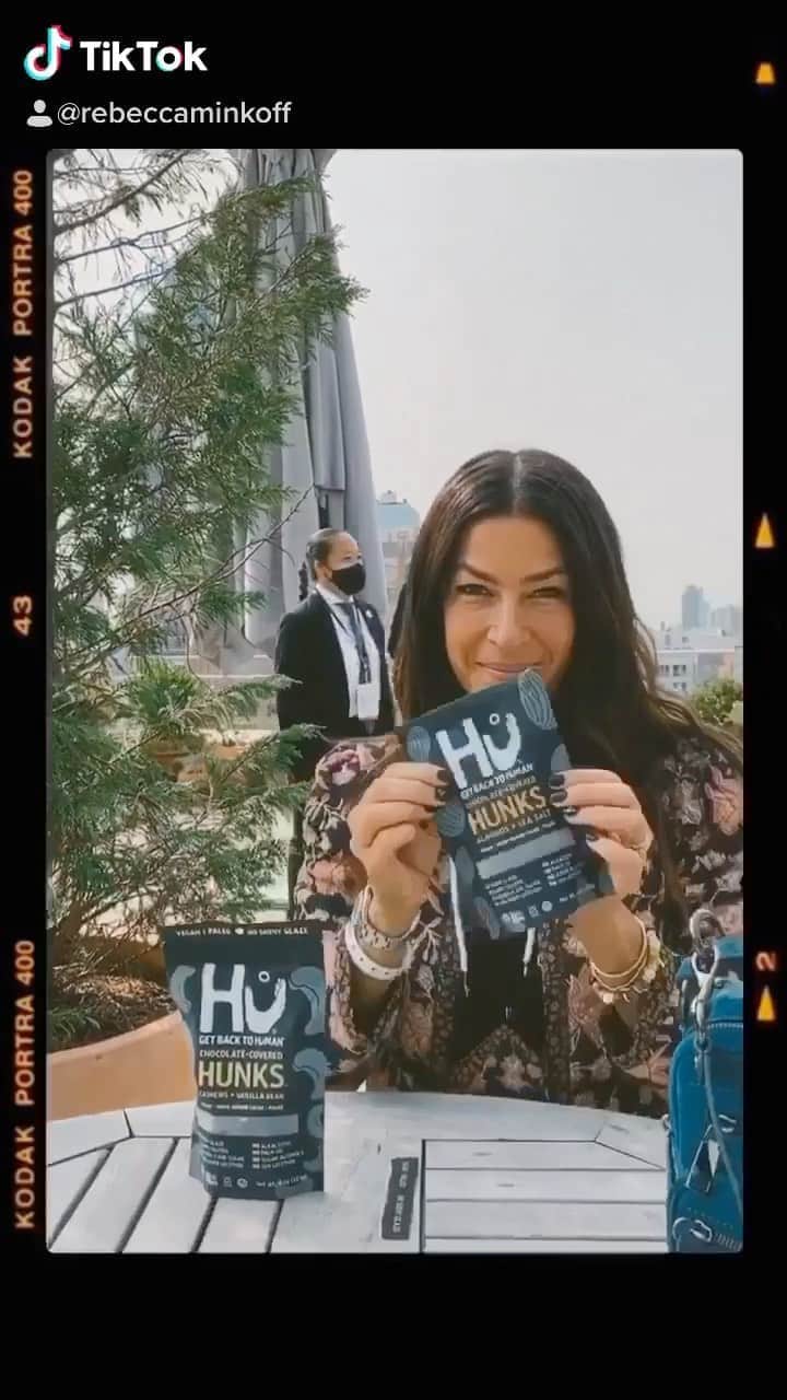 のインスタグラム：「In the middle of everything, here’s a run down of what kept me energized, use code PN_RM20 to get a discount from @sakaralife 💪🏼 #rmnyfw @hukitchen @emmysorganics」
