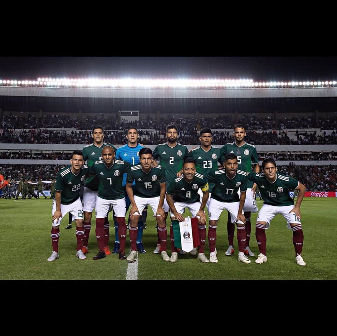 マルコ・ファビアンのインスタグラム：「Viva méxico!! 🇲🇽😉」