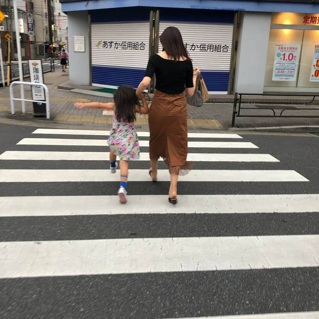 本田珠規さんのインスタグラム写真 - (本田珠規Instagram)「ゆりなちゃんが、 かき氷食べたい♪って言ってて やっと美味しいかき氷一緒に行けた♡ . . ここちゃんからは、 可愛いお手紙とお菓子ももらっちゃって♡ 嬉しすぎ😭♡ . . 上野公園にも遊びに行って、 良き１日でした♡ . . #かき氷#くろぎ #ここちゃんと #白いところ歩くルール♪ #ここちゃんが写真撮ってくれた」9月15日 20時57分 - tamaki_honda_oscar