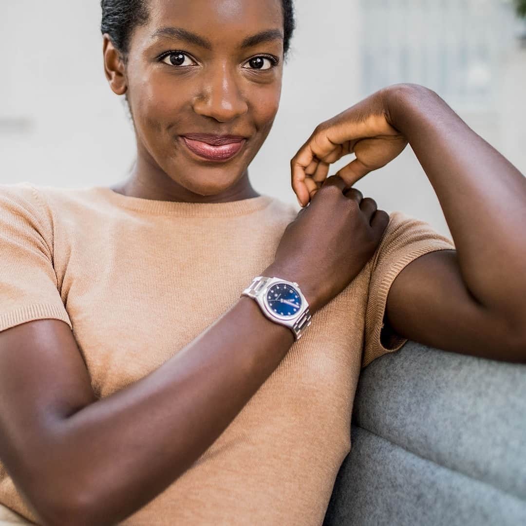 ゼニスのインスタグラム：「#Dreamhers: Meet the Zenith DREAMHERS: American professional ballerina @preciousagram , Junior soloist at the English National Ballet.  Precious has dedicated her life to becoming one of the preeminent stars in the world of classical ballet dance, while advocating diversity and inclusiveness in professional ballet.  #Zenith #ZenithWatches #TimeToReachYourStar #ZenithXDreamhers #PreciousAdams #Ballet #NationalBallet #Ballerina #DefyMidnight」