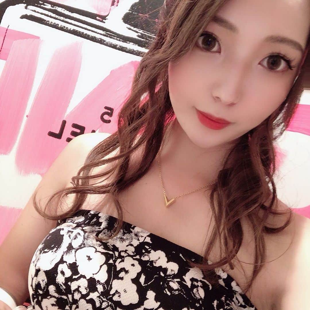 桜井ももさんのインスタグラム写真 - (桜井ももInstagram)「指名出勤です⭐︎ #桃李#桜井もも#バルセロナグループ#ニュークラ#キャバクラ# キャバ嬢#すすきの#札幌#ホステス#北海道#いいね返し#六本木#新宿#銀座#歌舞伎町#中洲#北新地#大阪ミナミ#東京#栄#オンライン営業 ...