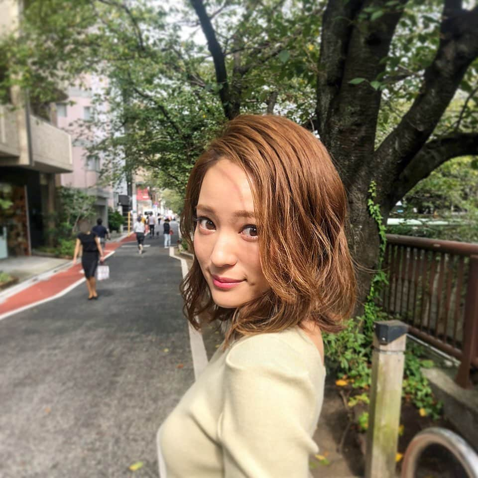 chayさんのインスタグラム写真 - (chayInstagram)「もうすっかり秋服の撮影です🍂 私もクローゼットそろそろ衣替えしなくちゃ☺️ みんなは秋服ゲットしましたか？👗✨ @bijinhyakka」9月15日 21時09分 - chay1023_official