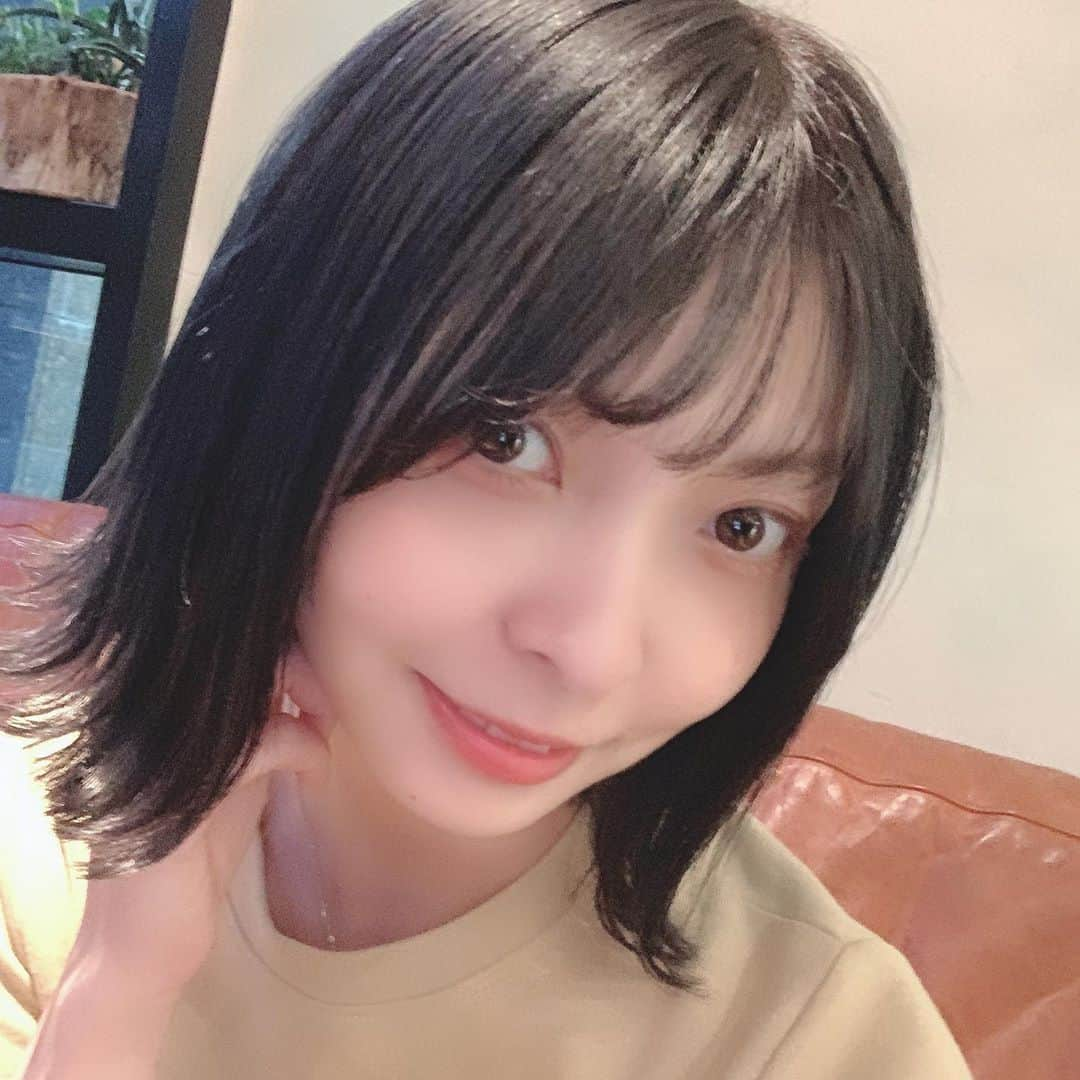 草場愛さんのインスタグラム写真 - (草場愛Instagram)「ひさびさボブどう？ 髪サラサラにしてもらったから伸ばしなおすよ！ . .  #サロモ #サロンモデル #ポートレート #撮影 #撮影モデル #被写体 #被写体モデル #被写体依頼受付中 #モデル #model #女優 #actress」9月15日 21時29分 - manami_k1017