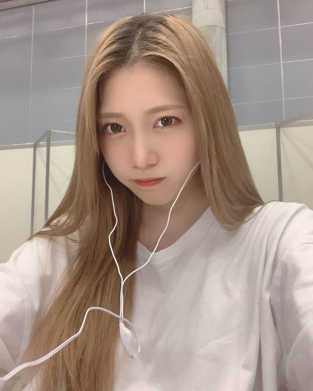 茂木忍のインスタグラム：「いい加減髪染めます🤦‍♀️」