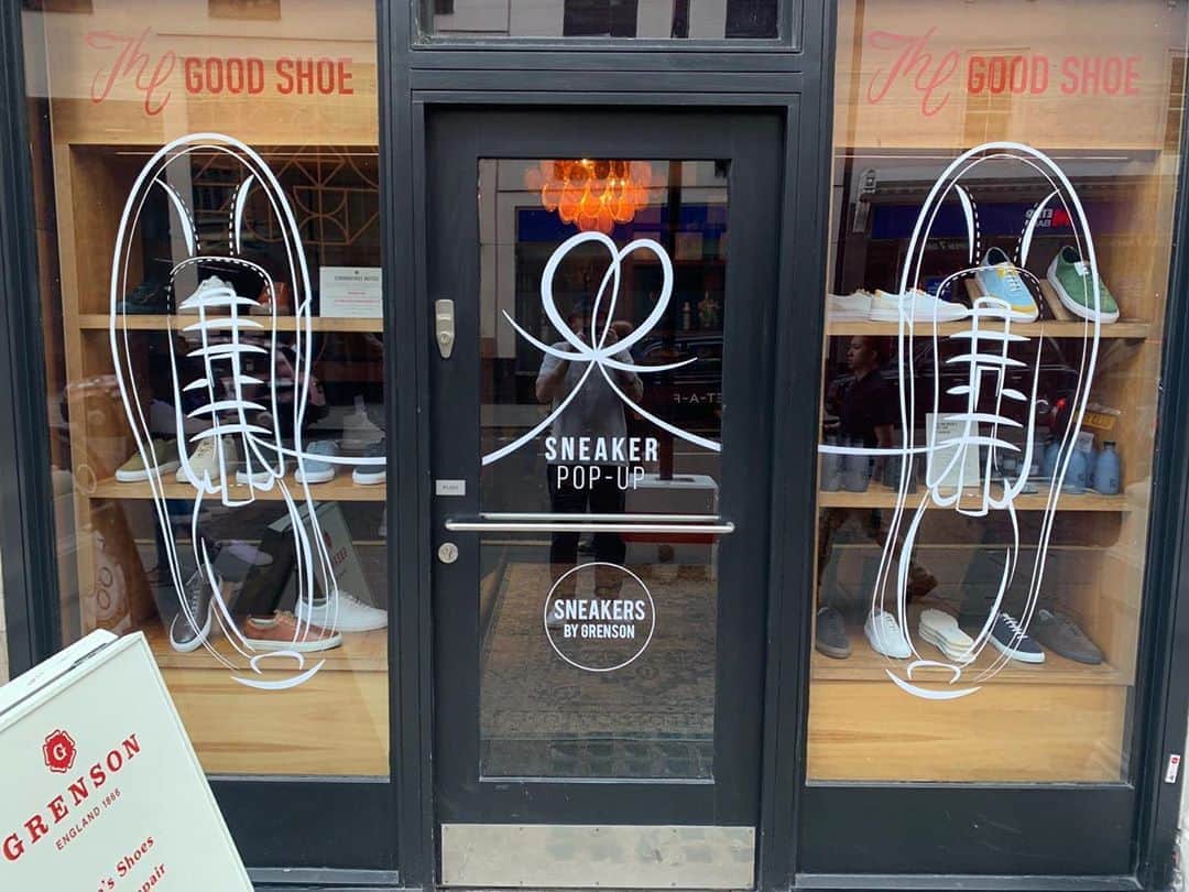 のインスタグラム：「Sneakers in the City - Sneaker POP UP opens today   Our first ever store in Liverpool Street in the heart of the City has been closed since lockdown, so we thought we would open it up again with a whole fresh new look. It has re-opened as a sneaker pop up, showcasing our growing collection of sneakers for men and women. We figured that whilst the Square Mile has more shops selling black oxfords that you can shake a share certificate at, it was a lot harder tracking down a quality pair of sneakers. #grensonprojects #grensonsneakerpopup #grensonpopup #liverpoolstreet #citylife #grensonsneakers #squaremile #thegoodshoe」