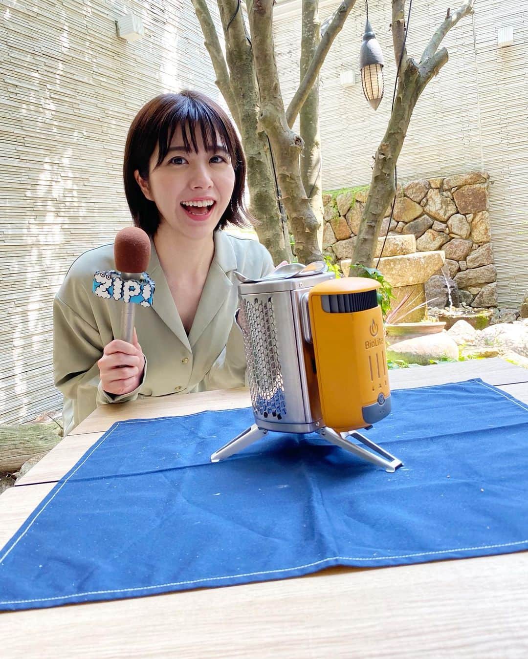 森山るりのインスタグラム：「. あす朝ZIP!特集担当します🌟 防災グッズをお店やメーカーの方に 15秒でプレゼンしていただきます💁‍♀️ 7時15分頃からぜひご覧ください♪ . #防災グッズ #お店にいたクマさん」