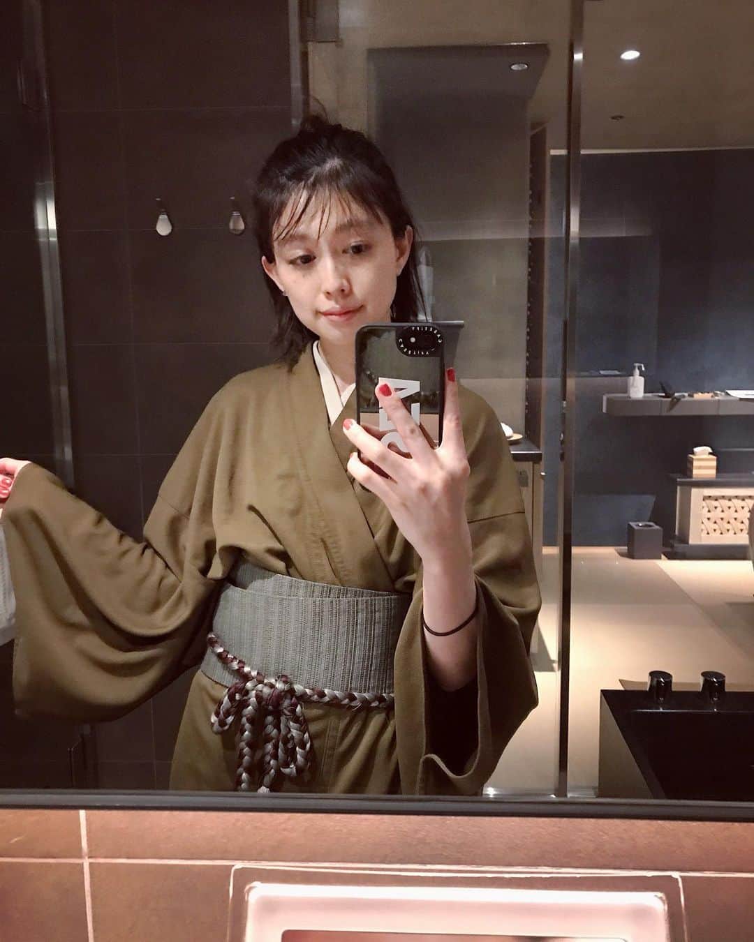 木野園子のインスタグラム：「東京で温泉♨️どこにも出ず過ごすと決めて選んだ星のや東京で。ゆっくり。  #tokyo #東京 #温泉 #♨️ #星のや東京」
