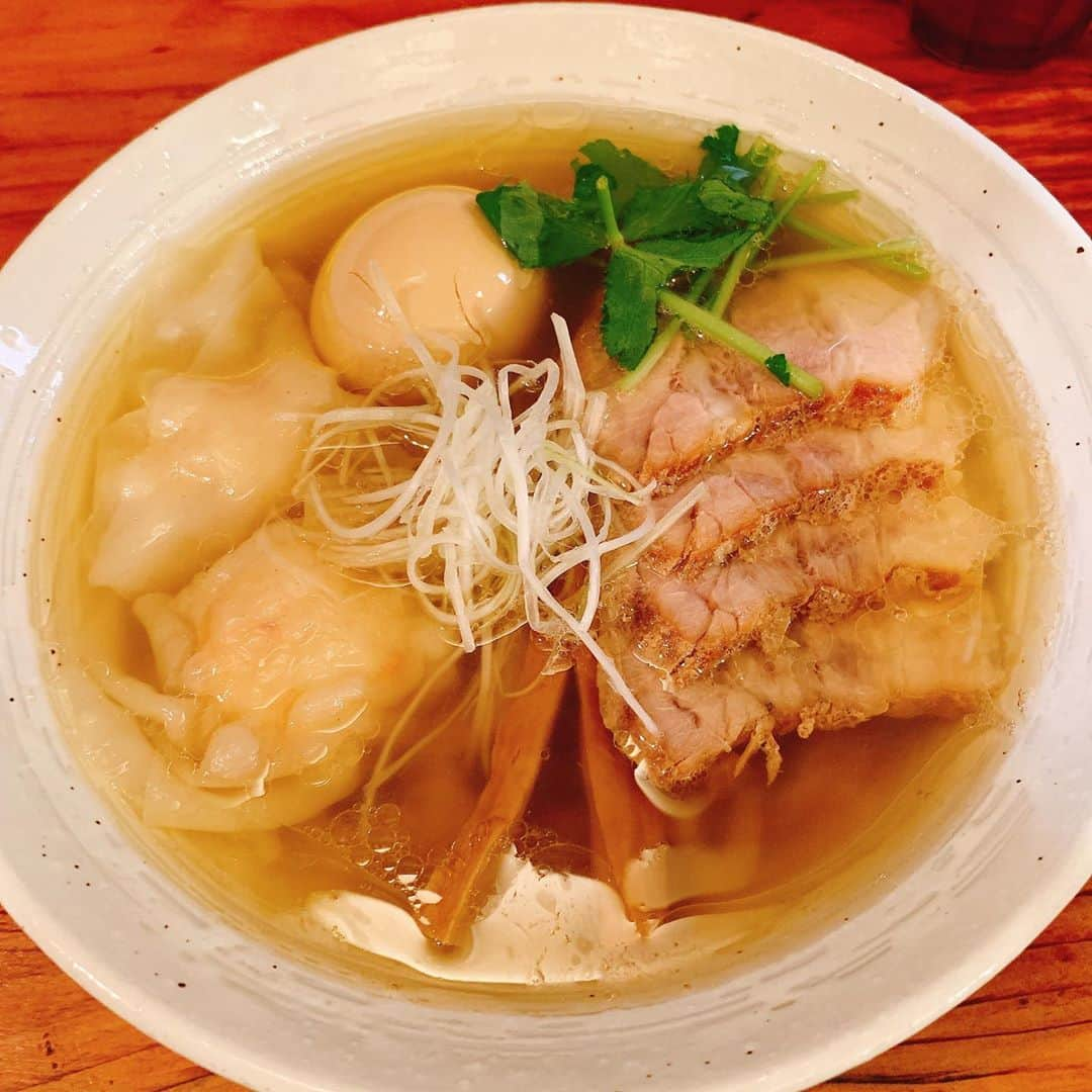 齋藤智奈美のインスタグラム：「__ #麺と未来   特製塩ラーメン めちゃウマでした〜😋🍜  #ラーメン #下北沢 #塩ラーメン #一番街 #手打ちラーメン」