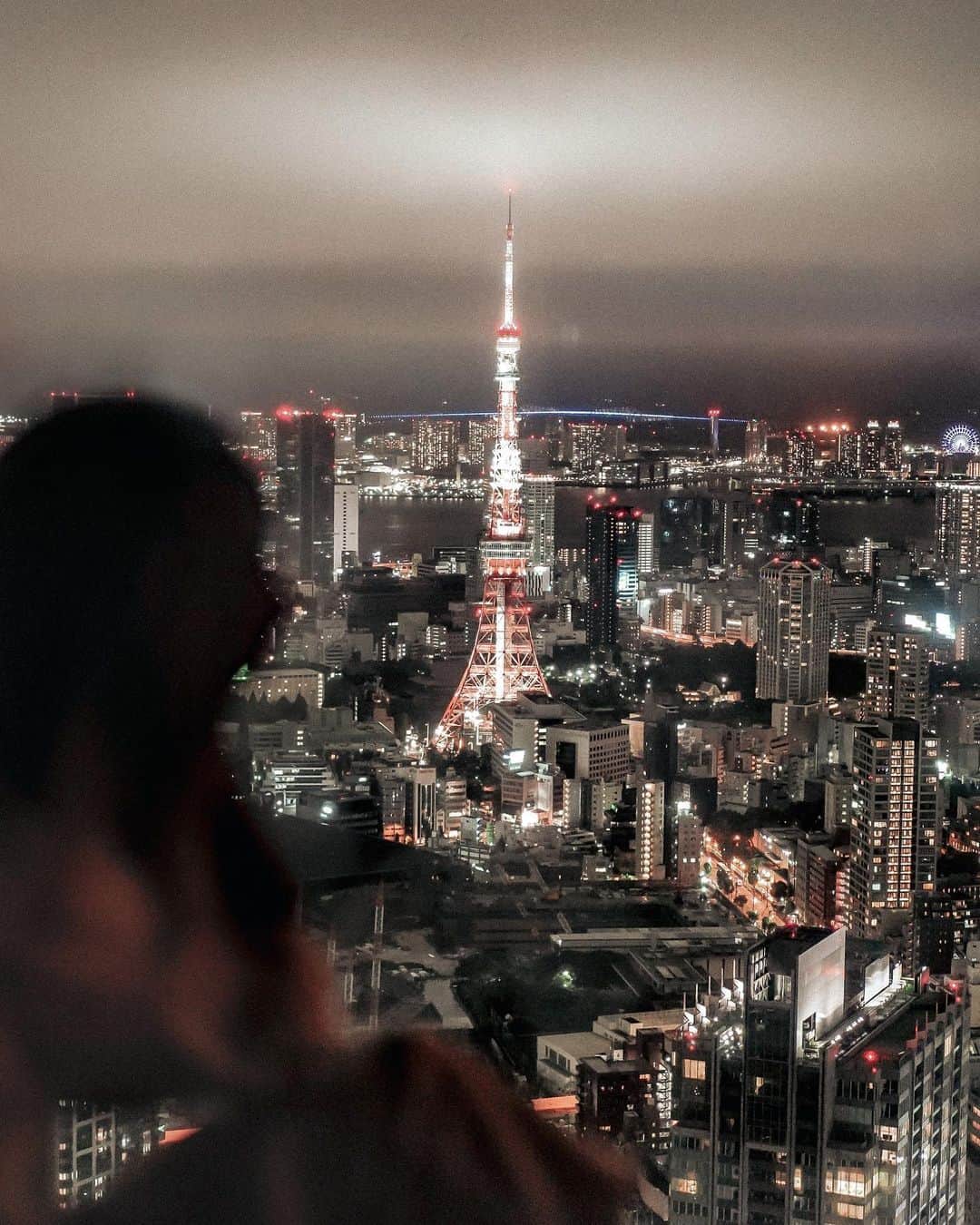 Manamiさんのインスタグラム写真 - (ManamiInstagram)「🌃🗼🌃 🌙 🌃 また1と2が選べないやつ🤔 お部屋からの景色にうっとりでした🥴💫  kidsナイトサファリとっても可愛かった😚⛺️💕 都会にいながらアドベンチャーというコンセプト めっちゃ素敵よね🥺✨✨✨  また泊まりに行きたいなぁ❤️ Thank you @ritzcarltontokyo  #ritzcarltontokyo #リッツカールトン東京 #pr」9月15日 22時04分 - manashika