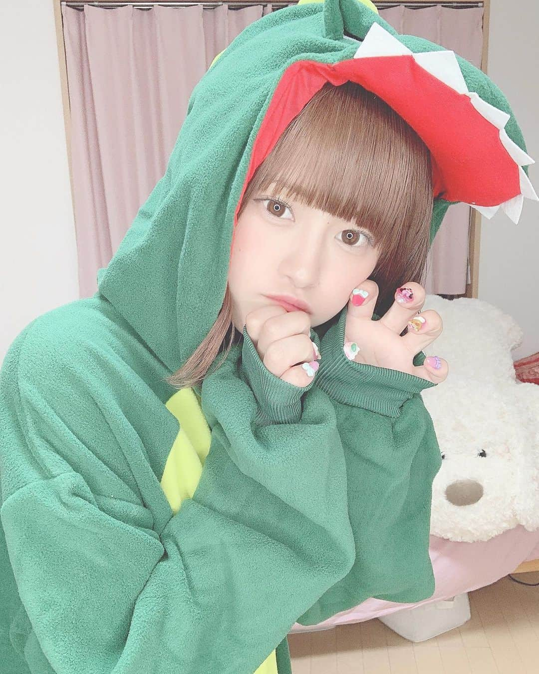 葉月沙耶さんのインスタグラム写真 - (葉月沙耶Instagram)「恐竜になりました⋆͛🦖⋆͛  ガオーーー食べちゃうぞ૮₍´｡• ᵕ •｡`₎ა♡♡  #恐竜 #恐竜博物館 #恐竜グッズ #コスプレ #コスプレイヤー #コスプレ女子 #コスプレ撮影 #ナチュラルメイク #被り物 #被り物シリーズ #着ぐるみ #着ぐるみパジャマ #cosplay #cosplayer #cosplaygirl #คอสเพลย์ #คอสเพลย #코스프레 #코스프레모델 #角色扮演」9月15日 22時20分 - sayapon_310