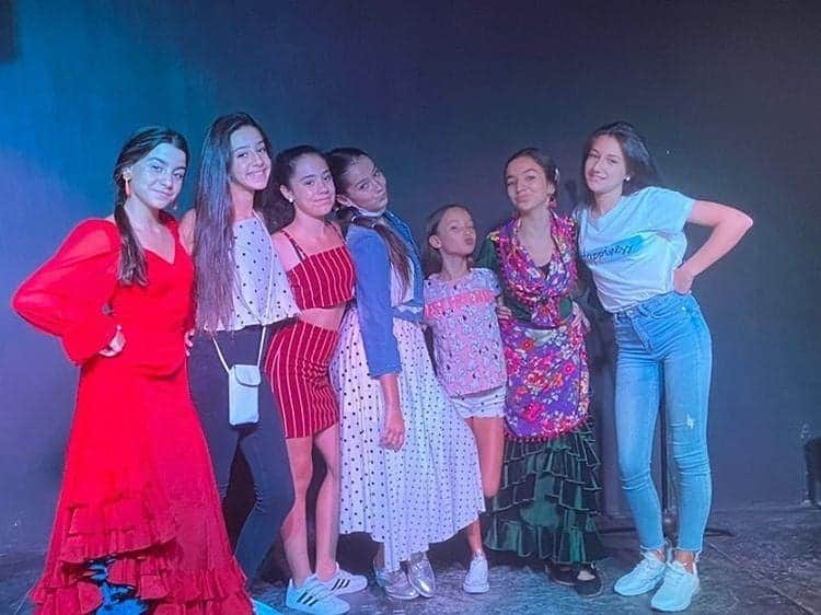La Pulgaのインスタグラム：「Os Amoo mis niñas!!! @claudialautrerana @nayara_contrerasblesa @mariaparedesrios @__carla__molina__ @nuria_la_india @rocii._priivv 🥰💓💃🏽」