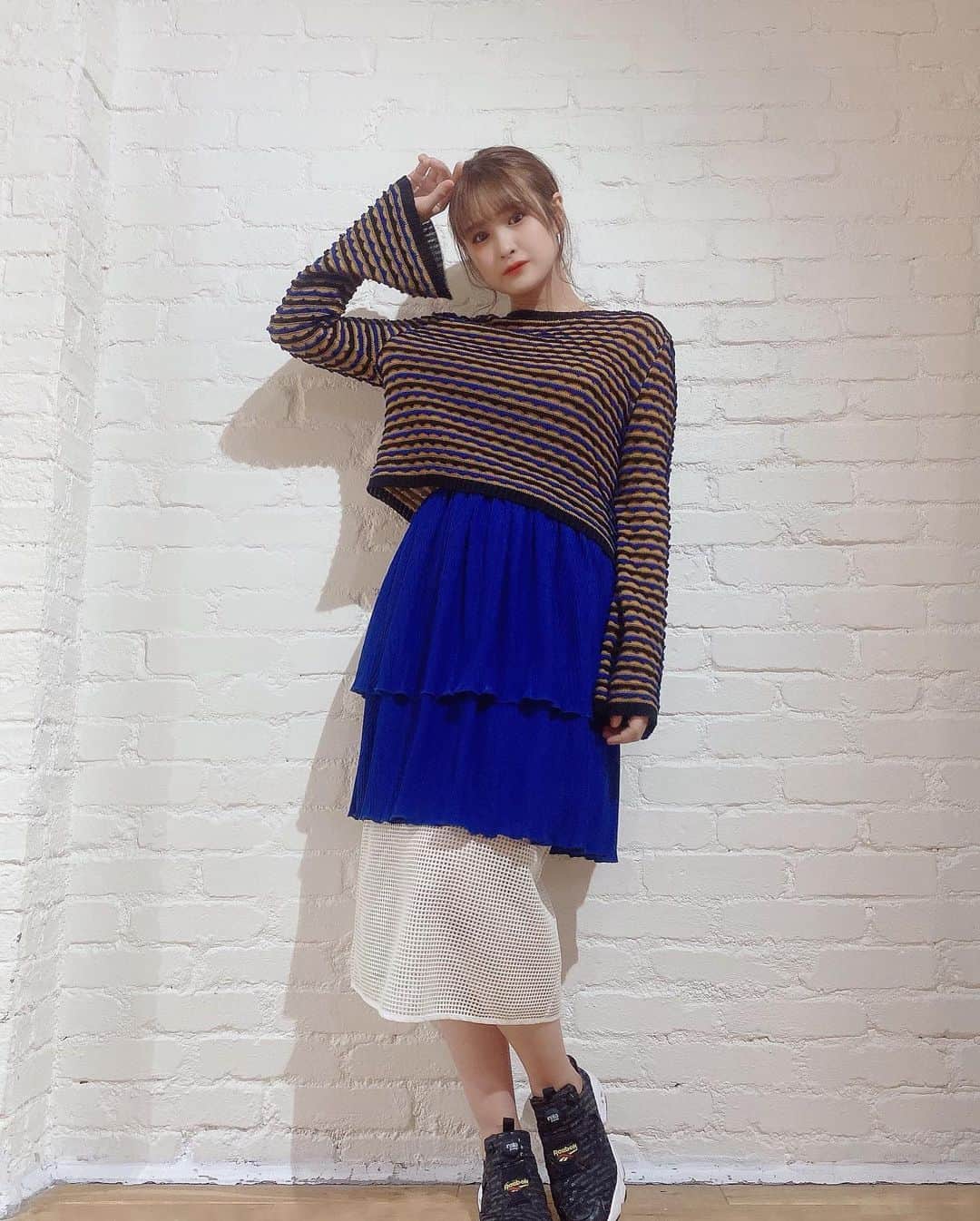 川崎優菜さんのインスタグラム写真 - (川崎優菜Instagram)「. . . MVの衣装です。  メンバーの担当カラーベースに なっていて 私のはこんな感じです  スカートの形とかめちゃくちゃ可愛くてお気に入り😊  #川崎優菜  #ピムス  #idol #lock  #tokyo  #music #新曲 #衣装　#fashion  #blue  #instalike  #instagram #instafashion  #followｍe」9月15日 22時17分 - yuna.kawasaki.29