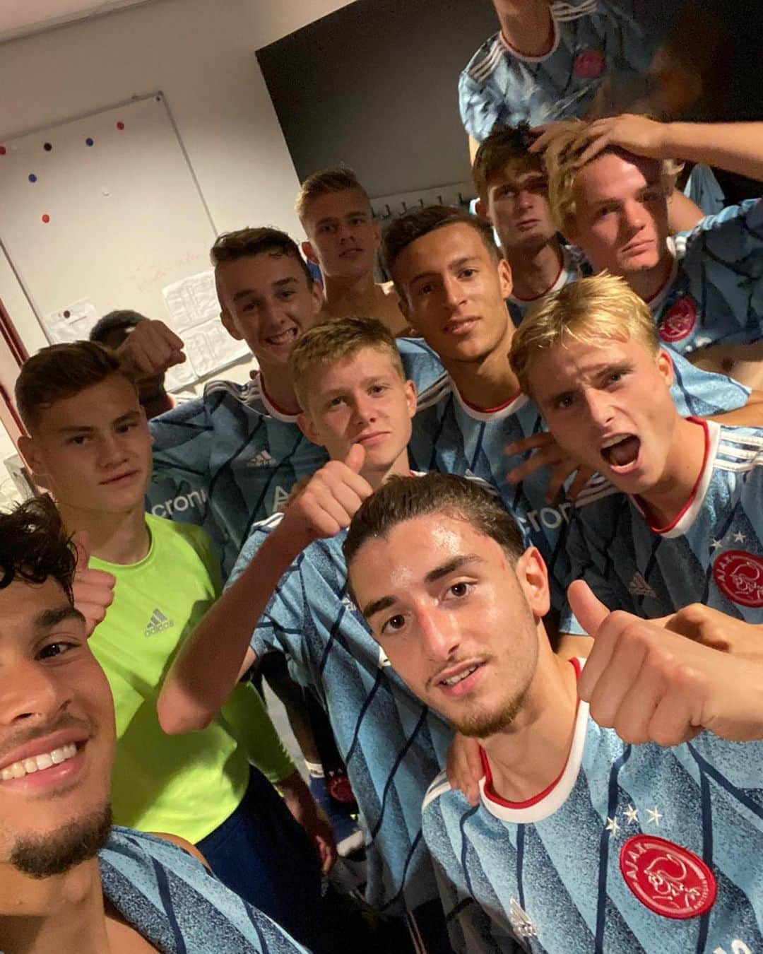 アヤックス・アムステルダムさんのインスタグラム写真 - (アヤックス・アムステルダムInstagram)「Feyenoord U18 2️⃣ ➖ 6️⃣ Ajax U18 🤭 Swipe 𝟲 times for all goals.  #TalentTuesday」9月15日 22時29分 - afcajax