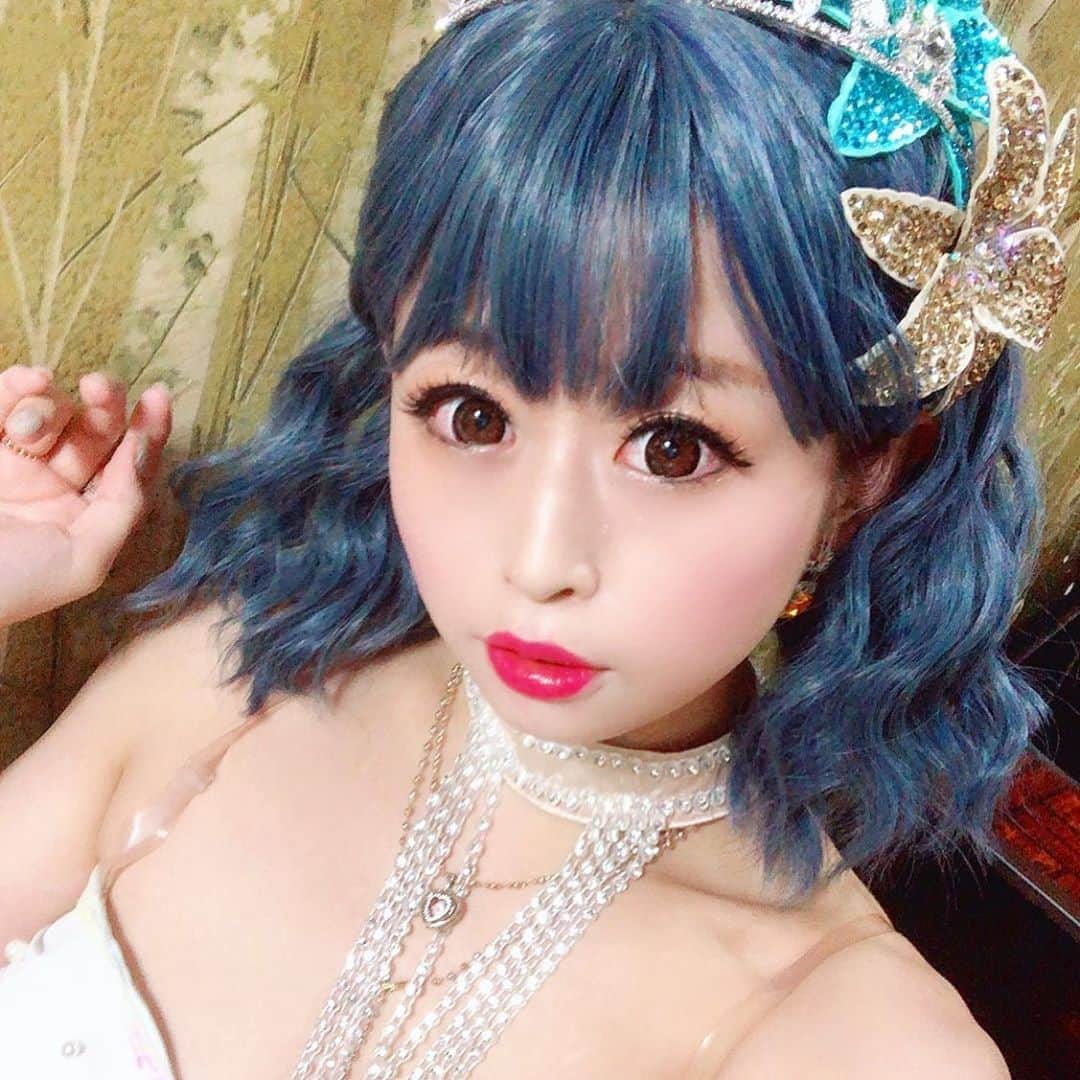 前田のののインスタグラム：「本日も新宿ニューアートお越しくださったみなさんありがとう✨マーメイドだしたょ🙂ウィッグ迷ったけどこれにした…！変えるかもしれないけど…笑 残り5日間よろしくねー！！！  #前田のの  #新宿ニューアート #ストリップ劇場」
