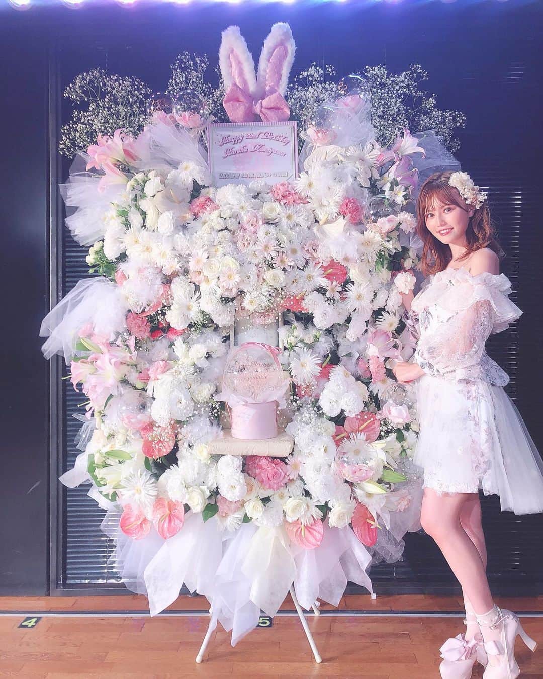 込山榛香さんのインスタグラム写真 - (込山榛香Instagram)「AKB48劇場での生誕祭﻿ ありがとうございました🎂💐﻿ ﻿ ﻿ セットリストや、衣装など、自分の拘りを﻿ ギュッと込めた生誕祭が出来て幸せでした💗﻿ ﻿ 歌の歌詞から﻿ 私の想いを皆さんに届ける事が出来たかな💌﻿ ﻿ ﻿ ﻿ ファンの皆さんは﻿ 私にとって1番の〝理解者〟です﻿ ﻿ ﻿ これからもよろしくお願いします✨﻿ ﻿ ﻿ ﻿ #AKB48 #劇場公演」9月15日 22時25分 - komiharu_official