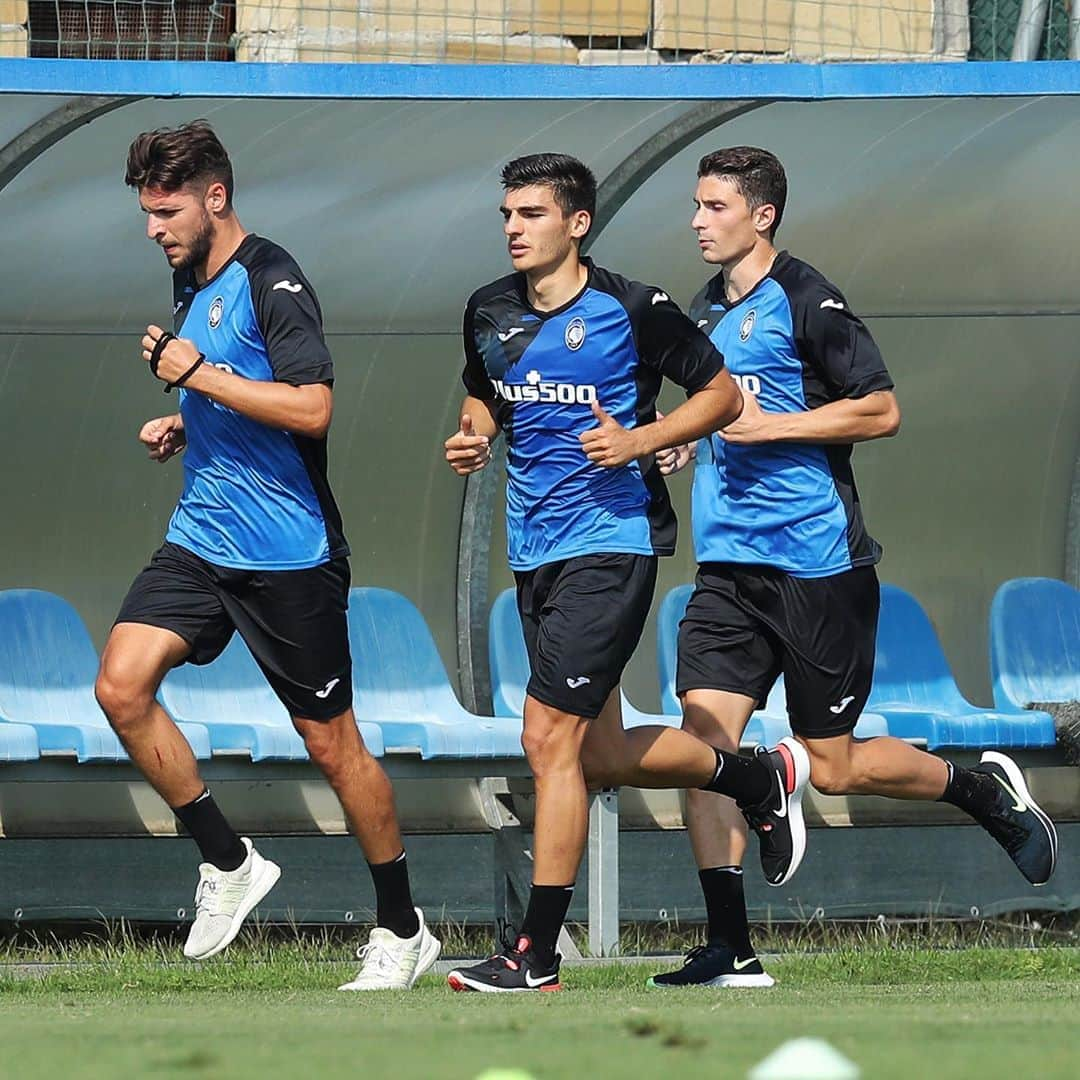 アタランタBCさんのインスタグラム写真 - (アタランタBCInstagram)「Run boy𝘴 run 🏃‍♂️ ⠀ #GoAtalantaGo ⚫️🔵 #preseason #Atalanta #BergAMO #ForzaAtalanta #football」9月15日 22時36分 - atalantabc