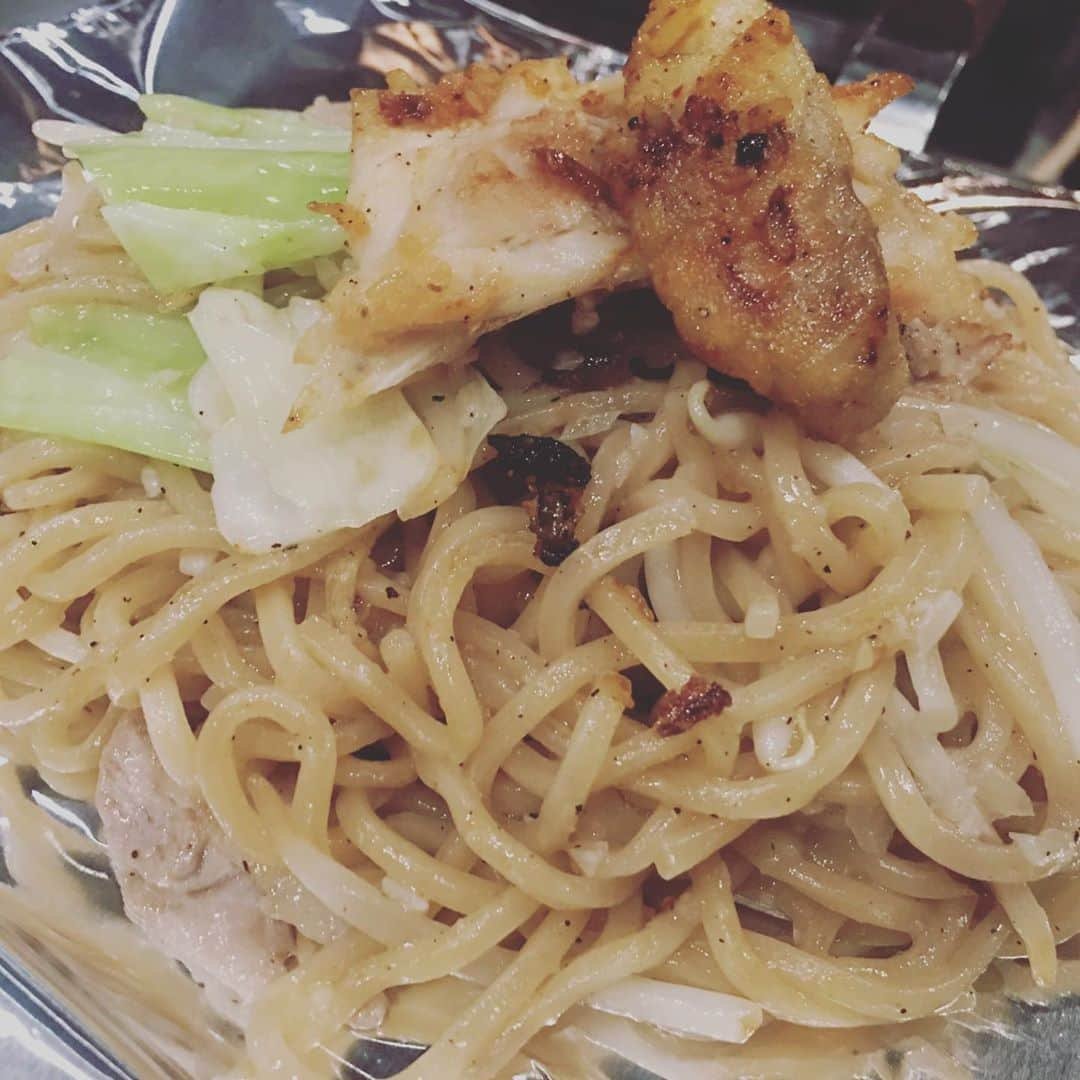 宮田麺児さんのインスタグラム写真 - (宮田麺児Instagram)「#焼きふぐ #ふぐギョプサル #チーズふぐギョプサル #塩ふぐ焼きそば」9月15日 22時37分 - miyatamenji