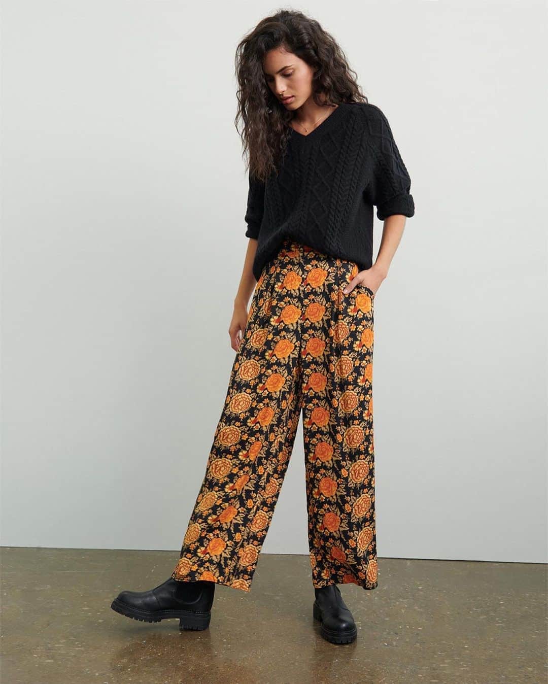 Anthropologieさんのインスタグラム写真 - (AnthropologieInstagram)「Today’s outfit mood: go with the (flow)y pants. (link in bio to shop)」9月15日 23時04分 - anthropologie