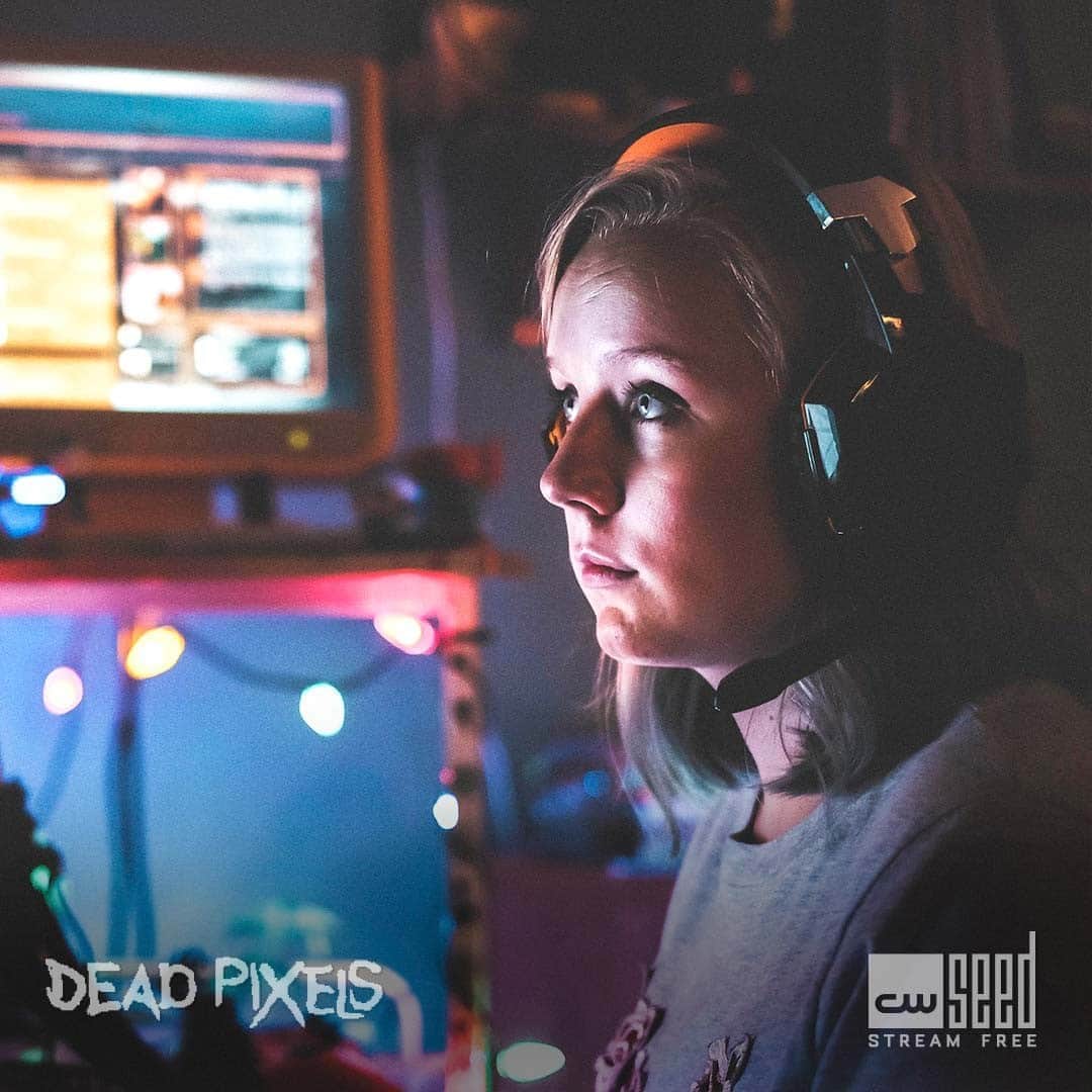 The CWさんのインスタグラム写真 - (The CWInstagram)「Dialed in. New Dead Pixels airs tonight at 8/7c. Stream tomorrow free only on @CWSeed!」9月15日 23時01分 - thecw