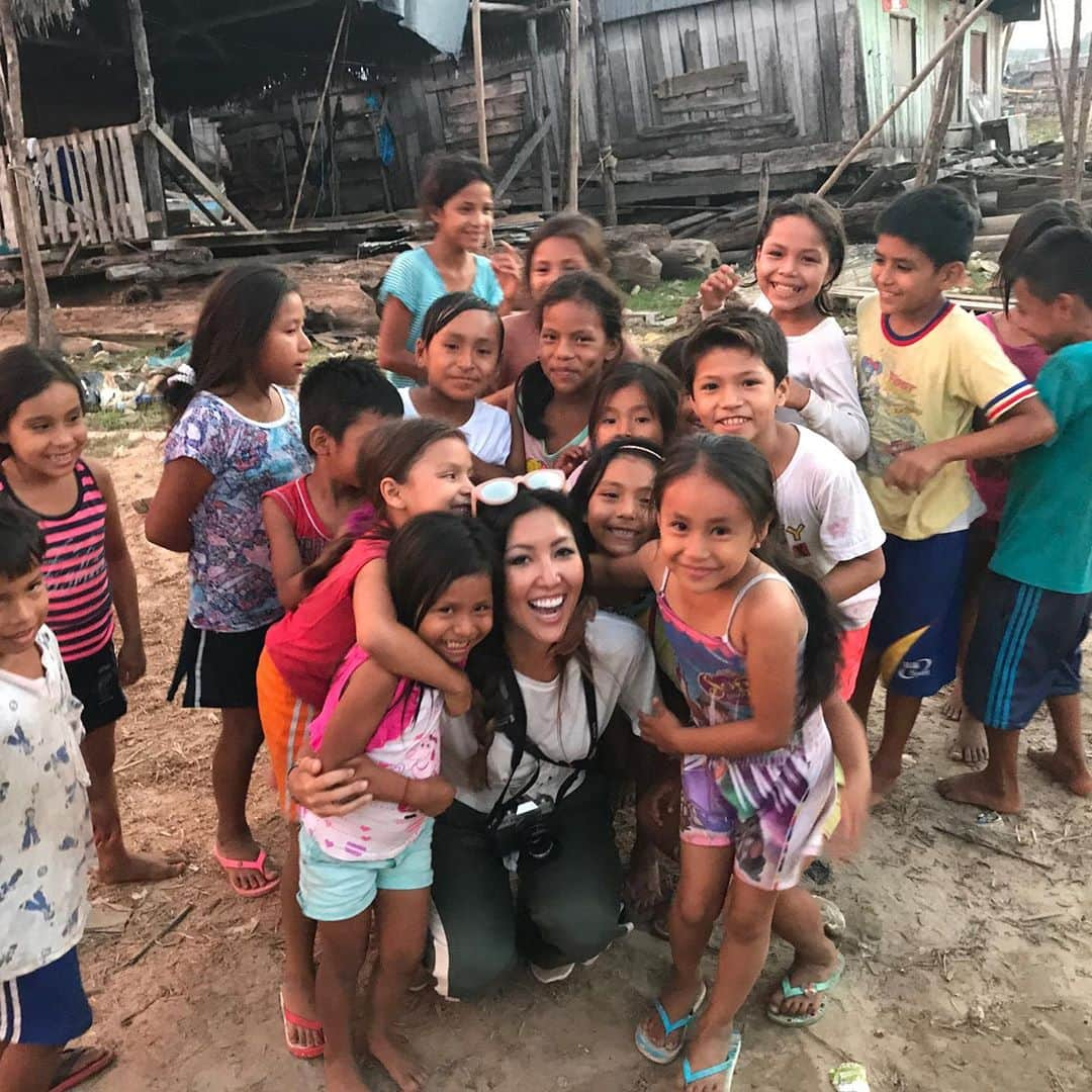 コリー・ロバートソンさんのインスタグラム写真 - (コリー・ロバートソンInstagram)「Please read! Love for our neighbor and generosity always wins the day!!!  These are some sweet throwback pics, we aren’t getting to be surrounded by these cuties in this time. Like us, these countries were hit hard by Covid, but also like our kids, children all over the world are starting back to school even if it looks a little different this year.   I think we’ve all seen through this, just how important school is for our children, they need it, we need it! Sometimes you don’t realize how important something is until it’s taken away.   There are millions of kids around the world that don’t get to go to school, not because 2020 is crazy, or a global pandemic, but because of poverty. Simply because their parents can’t afford the uniform and books required to go, and many sadly can’t go because they have to work instead to help their family survive.   So that’s what this Family Empowerment Day is all about, giving a child the opportunity to go to school!! To learn math and play at P.E., to understand history and discover what they want to be when they grow up...to be a kid!   Here’s how you can help: go to the link in my bio and sign up for “The Circle” for $25 a month. I know money is tight for everyone right now, there is a lot of uncertainty in the world, but by doing this, you can be certain of one thing, you’ll be a part of changing a child’s life forever and ending the chain of poverty for a family. Nothing better!!」9月15日 23時11分 - bosshogswife