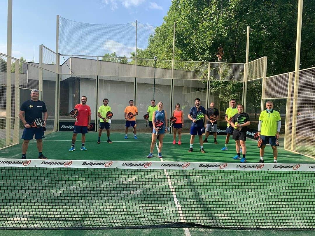 ジョルディ・コディーナのインスタグラム：「Padel time...」