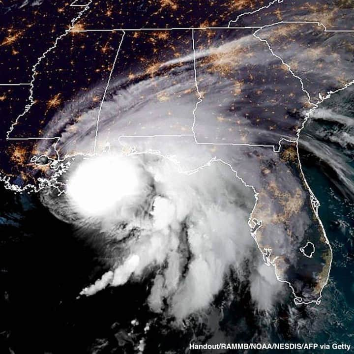 ABC Newsさんのインスタグラム写真 - (ABC NewsInstagram)「#HurricaneSally is expected to make landfall on the Alabama and Mississippi border on Wednesday.  The highest storm surge should be from Louisiana into Mississippi and east to Mobile Bay, Alabama, where the water is expected to rise 6 to 9 feet. #hurricane #weather #sally #mississippi #louisiana #alabama」9月15日 23時17分 - abcnews