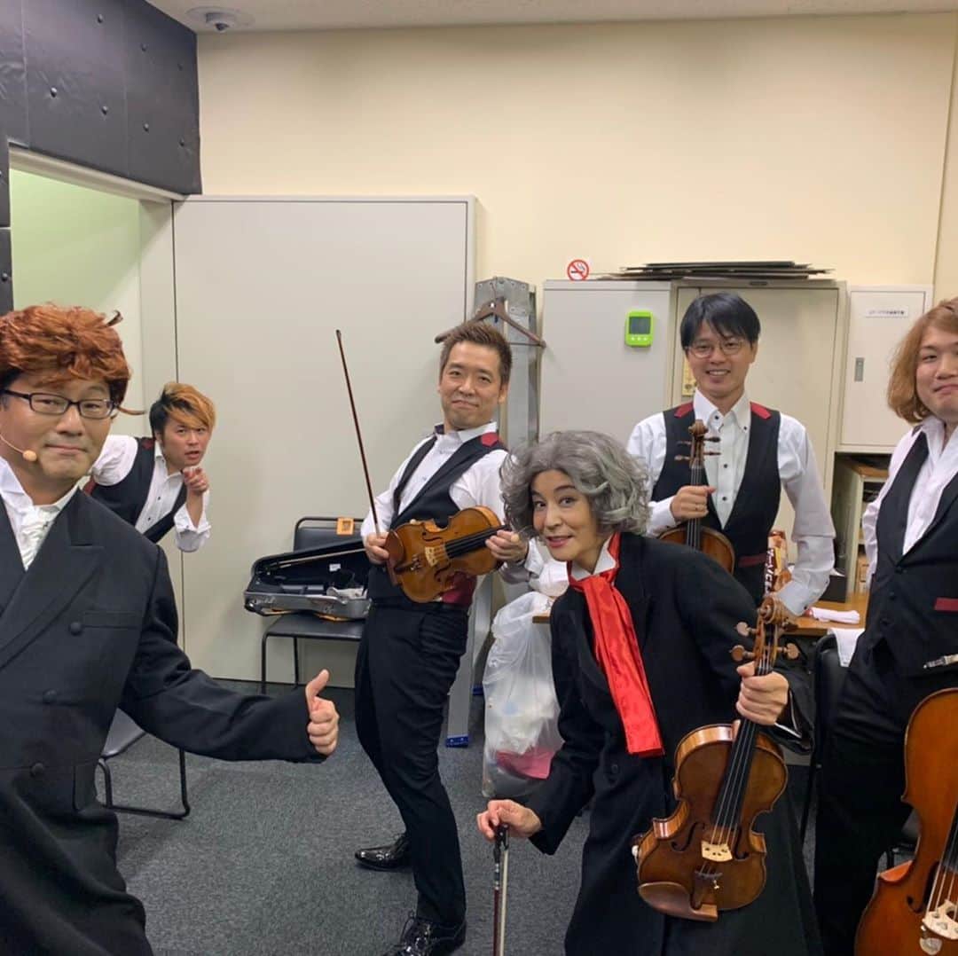 高嶋ちさ子さんのインスタグラム写真 - (高嶋ちさ子Instagram)「ベートーヴェン先生と軽部 コンサートで寸劇入れてみた 2部は一二三大先生の歌唱。 素晴らしい会でした。」9月15日 23時24分 - chisakotakashima