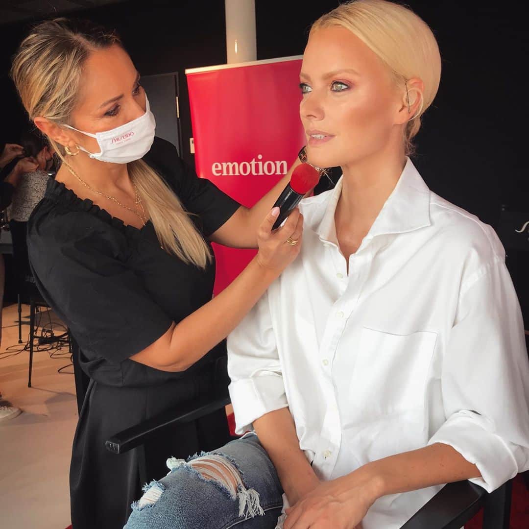フランツィスカ・クヌッペさんのインスタグラム写真 - (フランツィスカ・クヌッペInstagram)「Getting ready with @Shiseido make up for the EMOTION Awards tonight in Hamburg ❤️💋✨🙌🏻 #lovemyjob #work #shiseidomakeup #shiseido @emotionmagazin #emotionaward2020」9月15日 23時26分 - franziskaknuppe