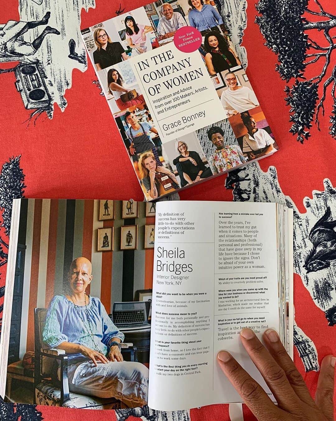 Grace Bonneyのインスタグラム：「✨ITS PUB DAY!!✨ Today the paperback edition of #inthecompanyofwomen is officially in stores and I am so so excited. Mainly because this book is different in three big ways: 50% of this book will go, in perpetuity, to the women featured in its pages. Second, each edition (including this one) will feature a new group of women on the cover so everyone gets their moment in the ☀️. Third, the cost of this book is much lower so hopefully that will help a bit for anyone looking to pick up a copy under $20. All week I’m doing live interviews with women from the book to check in, and TODAY AT 3pm we are launching an exciting tool that will let you feel like you’re in the book too. Stay tuned! [Photo from @harlemtoilegirl who is on page 283 of the new edition] Links to buy in my bio above ⏫」