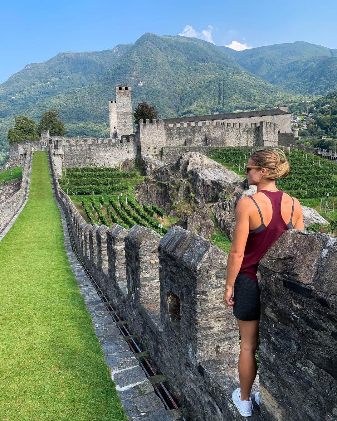 ダフネ・シパーズさんのインスタグラム写真 - (ダフネ・シパーズInstagram)「Amazing views here at the Castelgrande in Bellinzona 😍🏰🇨🇭#unescoworldheritage」9月15日 23時36分 - dafne_schippers