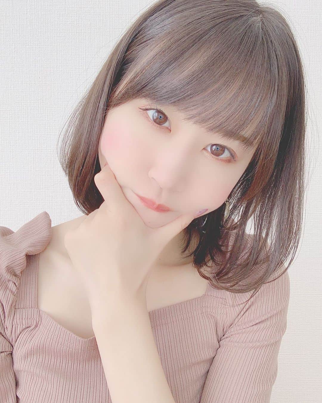 八木沙季のインスタグラム：「🌀🌀 . 内巻きもありかしら😗🌀 .」