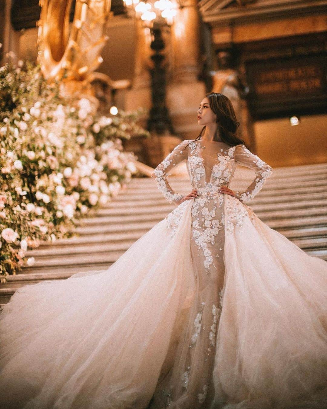 Galia Lahavさんのインスタグラム写真 - (Galia LahavInstagram)「#GLBride @_babybaby_q // SHE’S A QUEEN 👑 #GaliaLahav #GLCouture」9月16日 0時01分 - galialahav