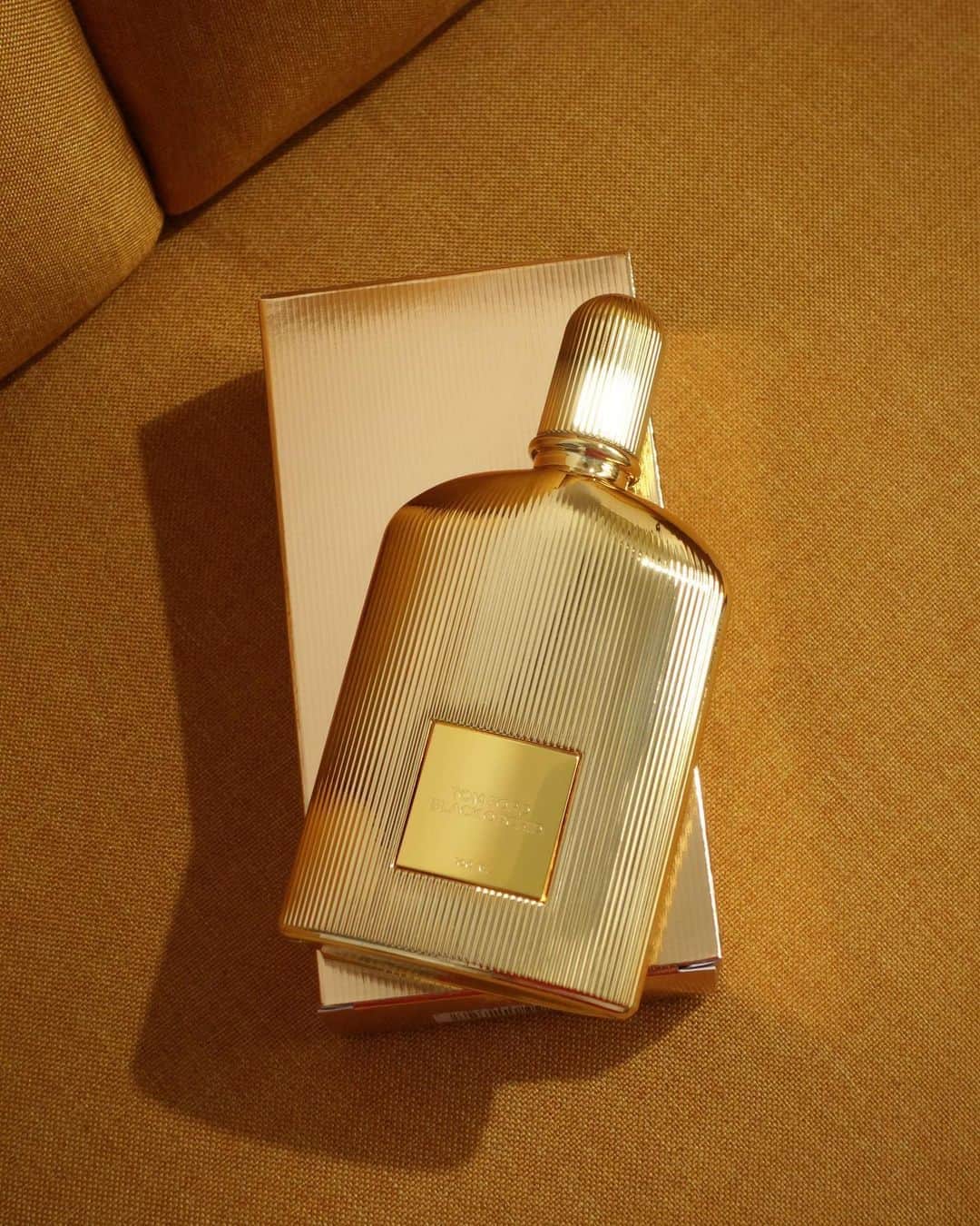 Macy'sさんのインスタグラム写真 - (Macy'sInstagram)「Warm & seductive, save a seat for Tom Ford Black Orchid parfum. • #macysbeauty」9月16日 0時09分 - macys